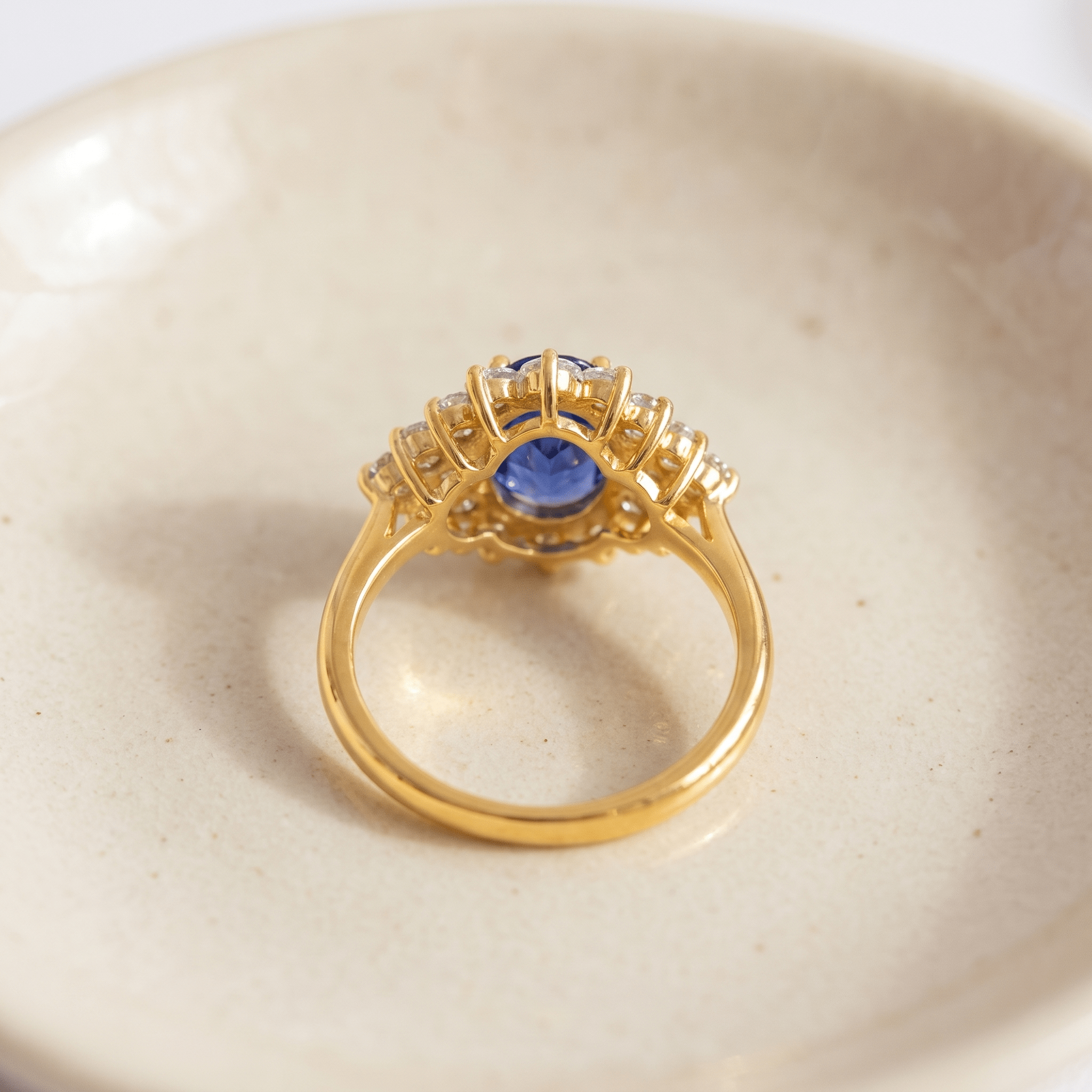Saphir Diamantring aus 750 Gelbgold mit Sternrosette - Honey Jewelry