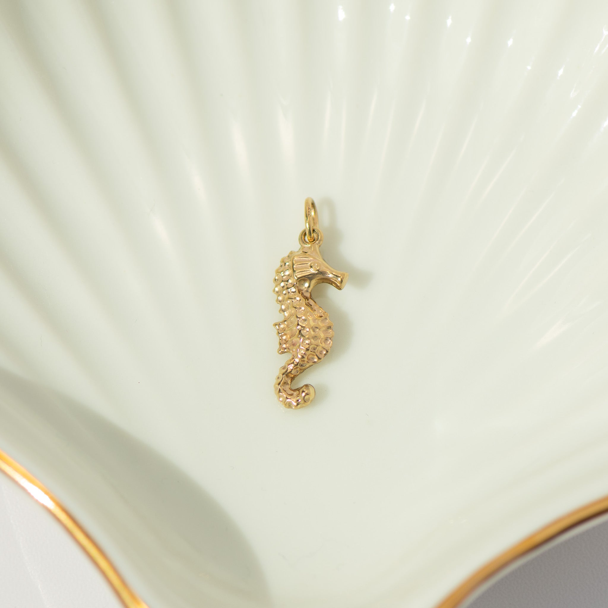 Seepferdchen Anhänger 8K Gelbgold | Sanfte Kraft - Honey Jewelry