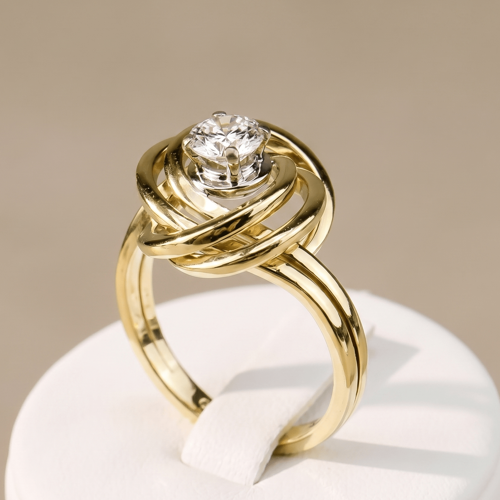 Solitärring mit Brillant aus 14 Karat Gold in einzigartigem Design - Honey Jewelry