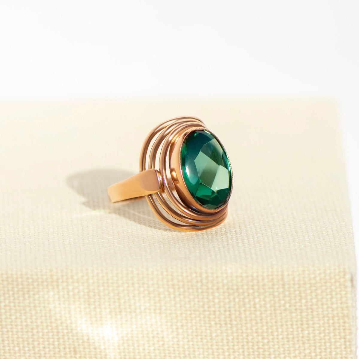 Space Age Turmalin Ring aus Gelbgold - Honey Jewelry