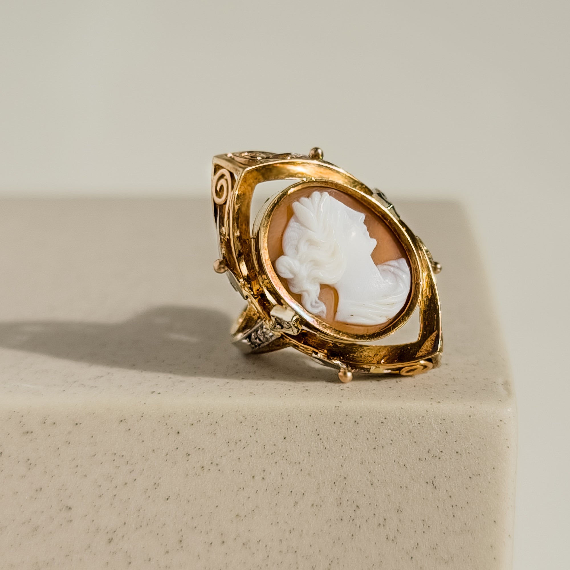 Viktorianischer 585er Gold Gemmenring mit Diamantrosen und Platinverzierung - Honey Jewelry