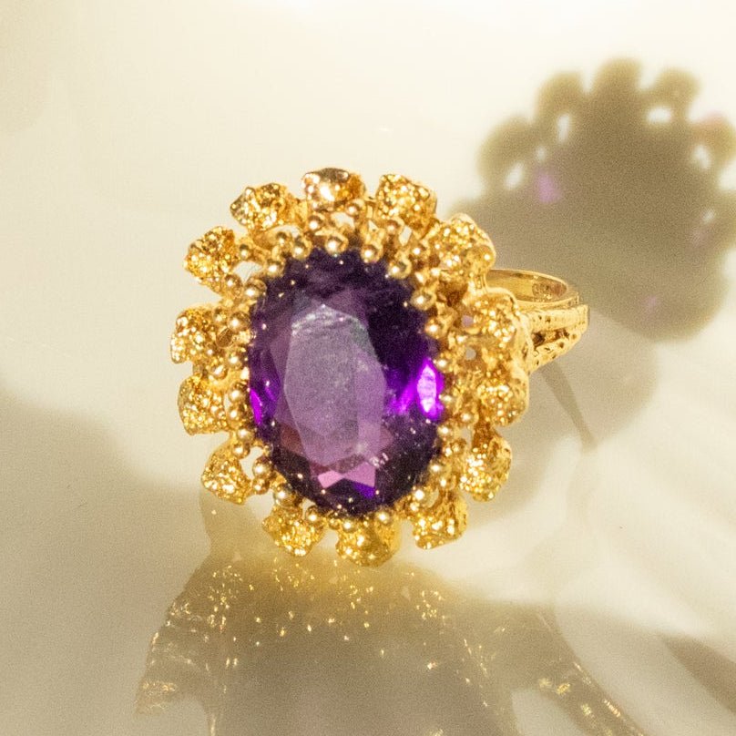 Vintage 14 Karat Gelbgold Amethyst-Anhänger für inneren Frieden und spirituelle Klarheit - Honey Jewelry