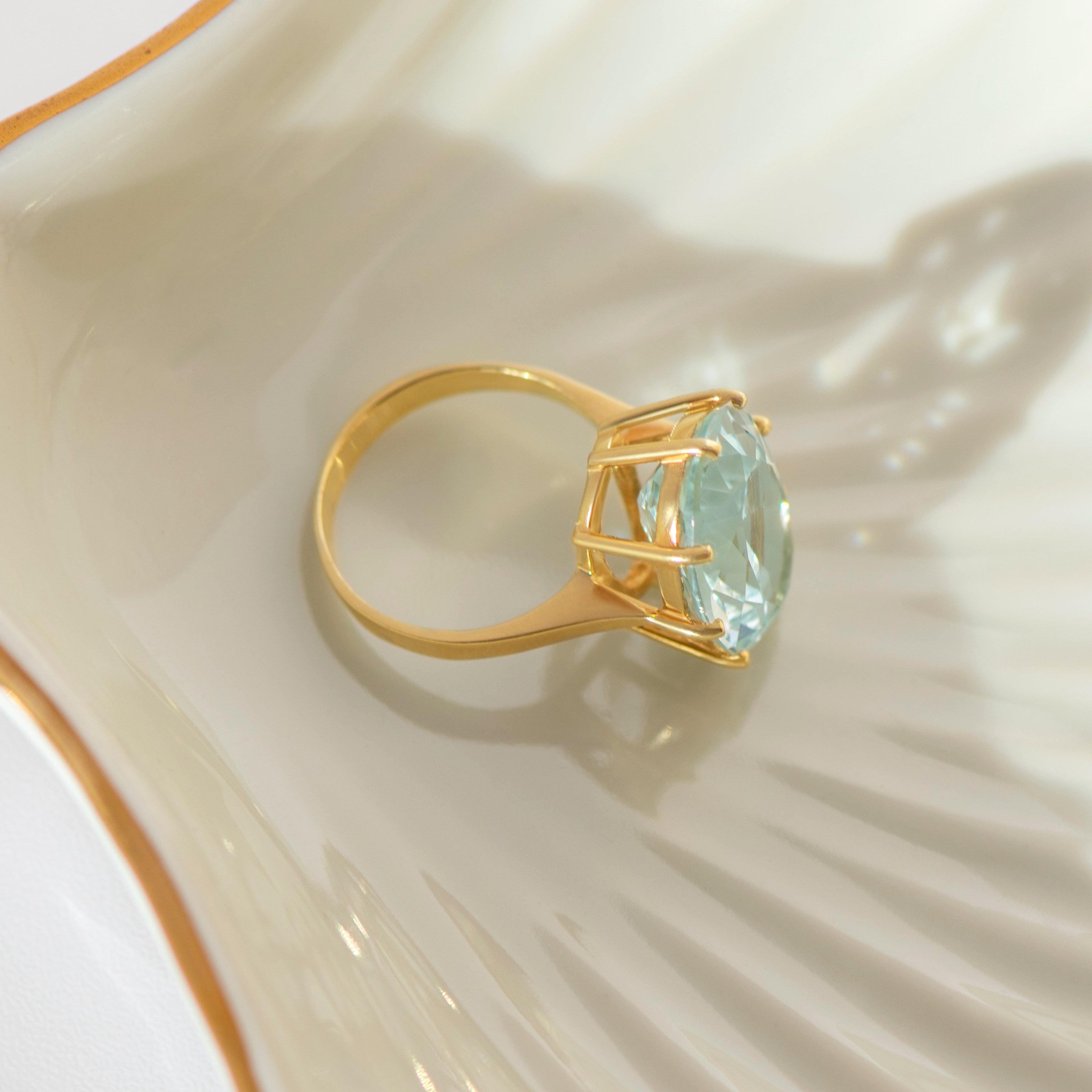 Vintage Aquamarin-Cocktailring aus 585er Gelbgold