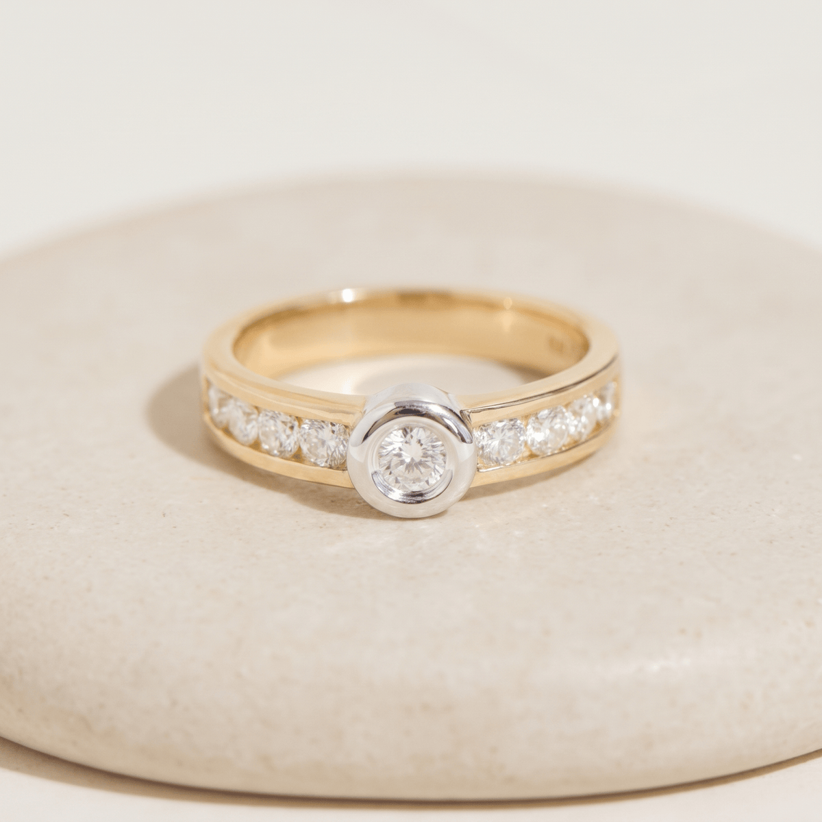 Vintage-Bicolor-Ring aus 14K Gold mit Brillanten – 90er-Chic mit edlem Funkeln - Honey Jewelry