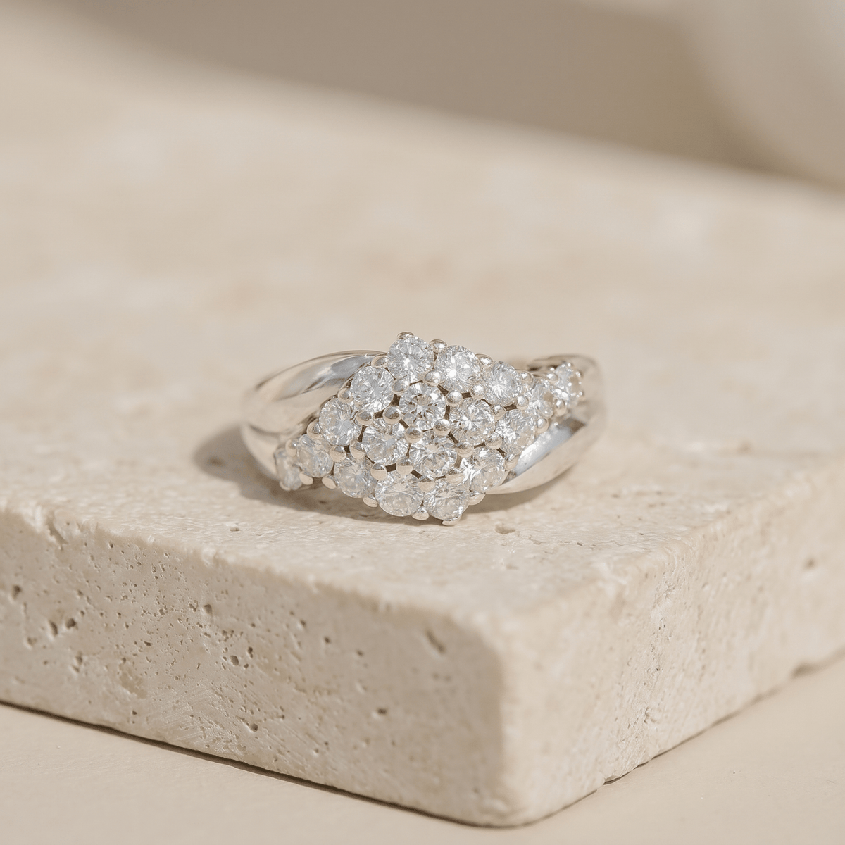 Vintage Crossover-Ring aus 14K Weißgold mit Brillanten - Honey Jewelry