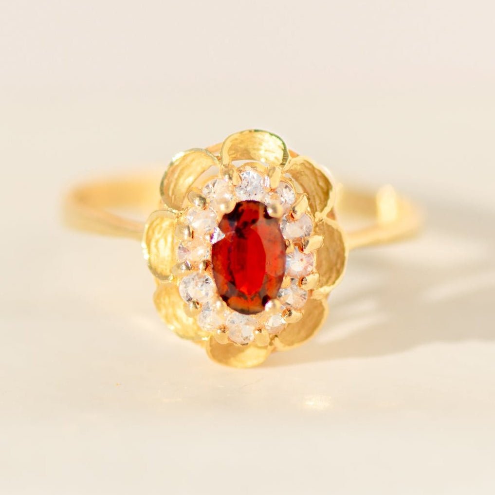 Vintage - Granatring aus 18 Karat Gelbgold | 20. Jahrhundert - Honey Jewelry