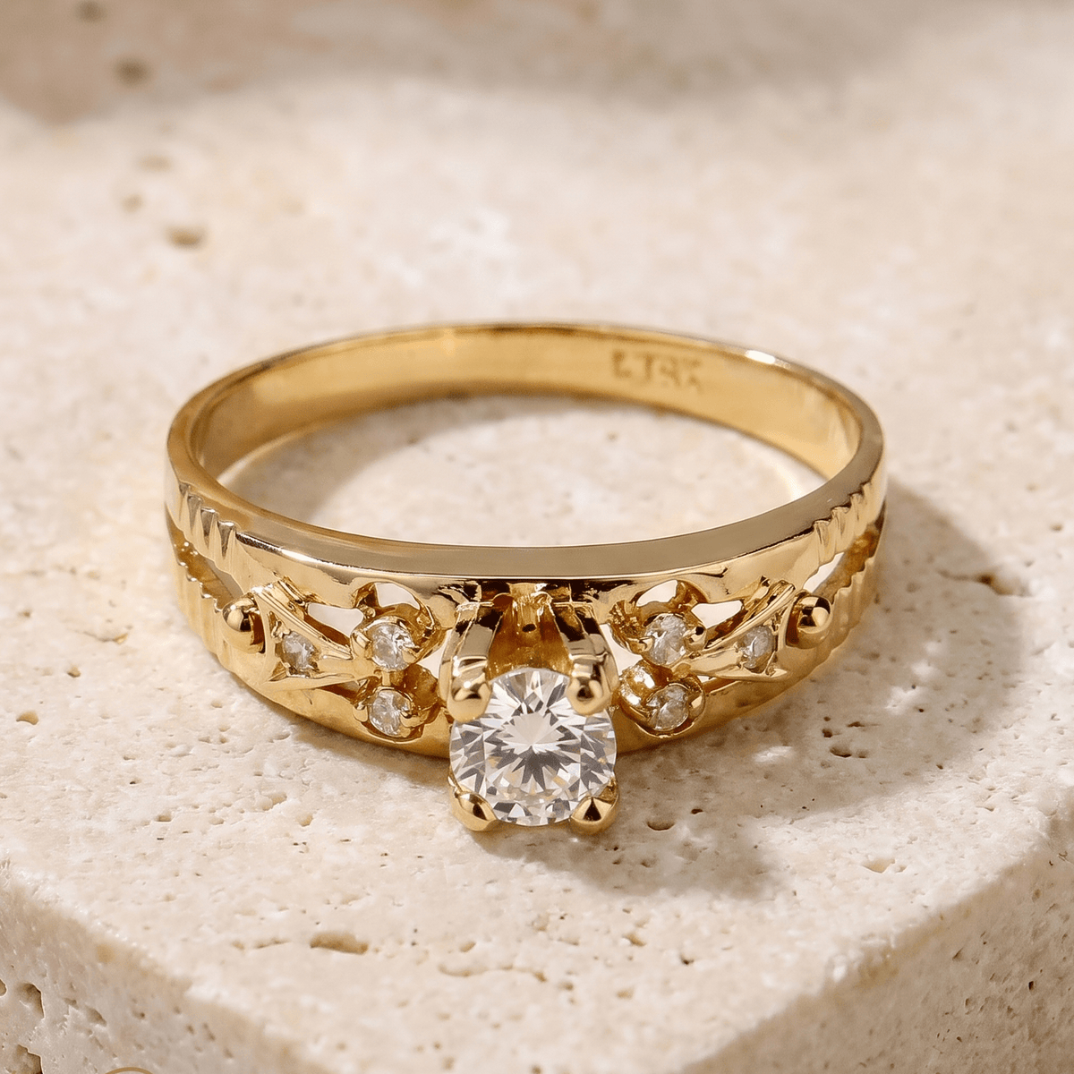Vintage Halo-Goldring mit Brillant - Luxus pur - Honey Jewelry