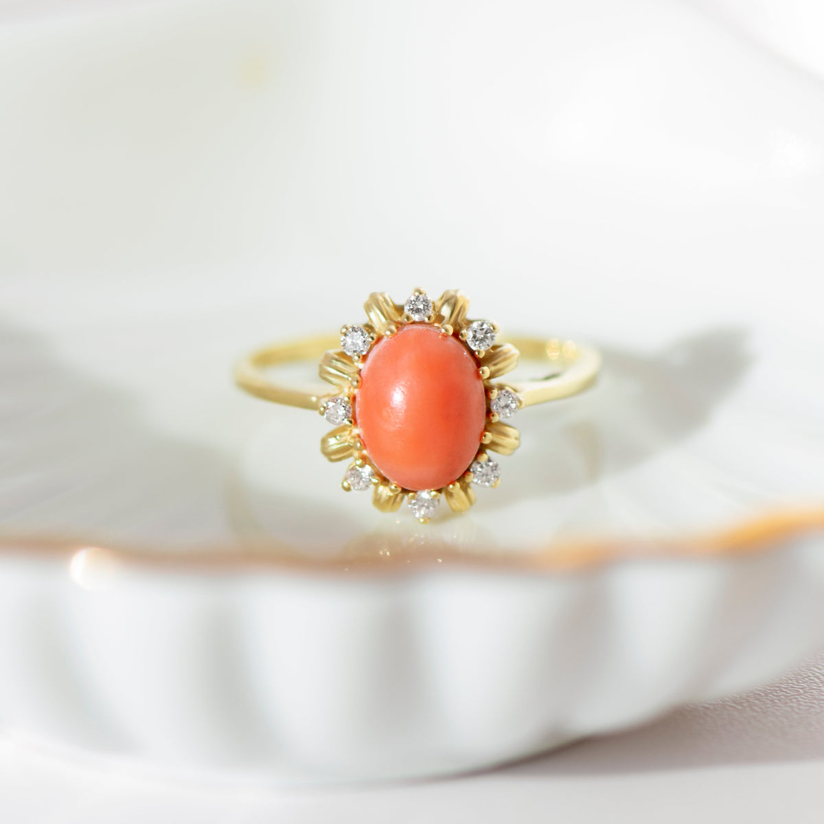 Vintage Korallen-Diamant-Ring aus 585er Gelbgold