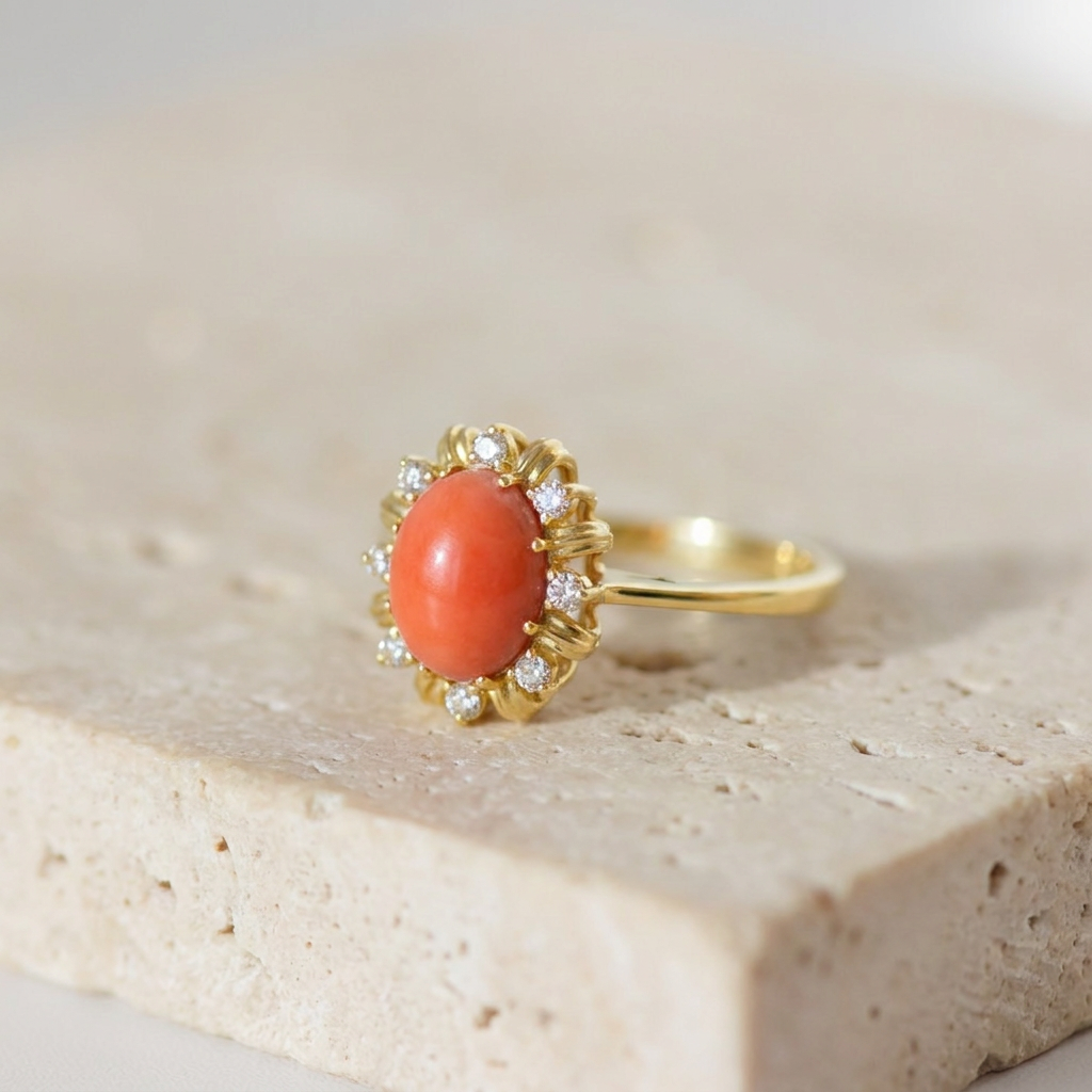 Vintage Korallen-Diamant-Ring aus 585er Gelbgold