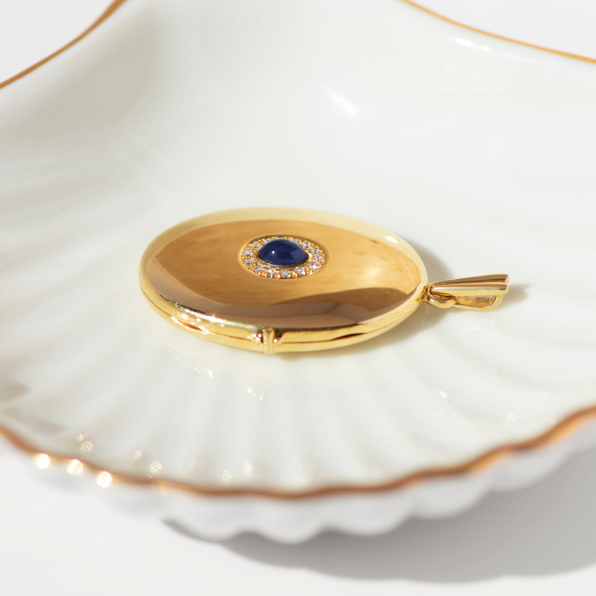 Vintage Medaillon mit Saphir und Diamanten aus 18K Gold