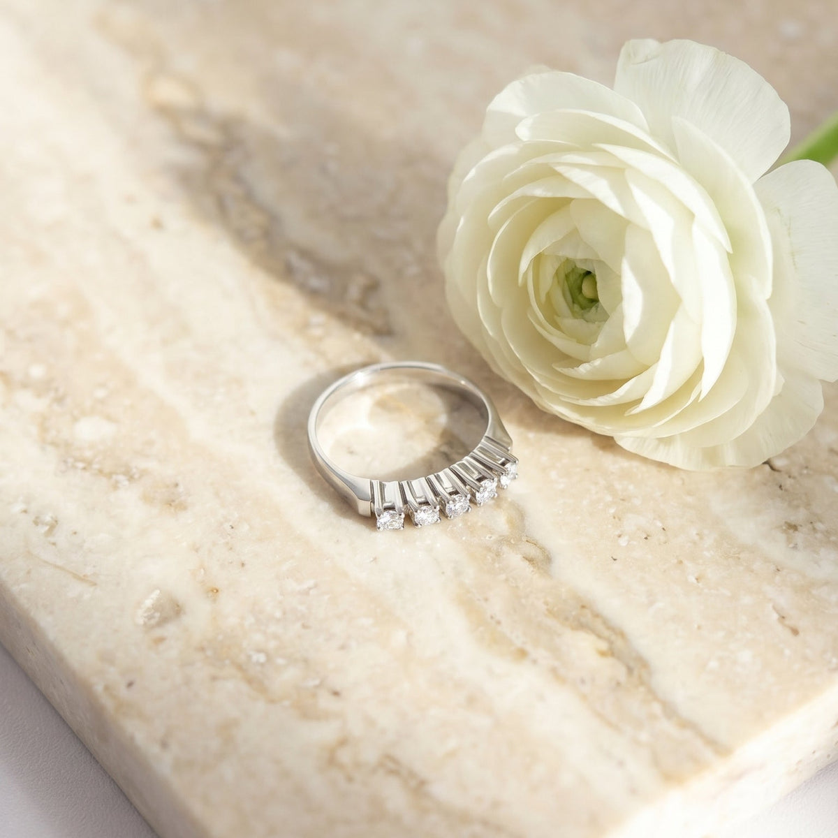 Vintage Weißgoldring mit Zirkonia - Honey Jewelry