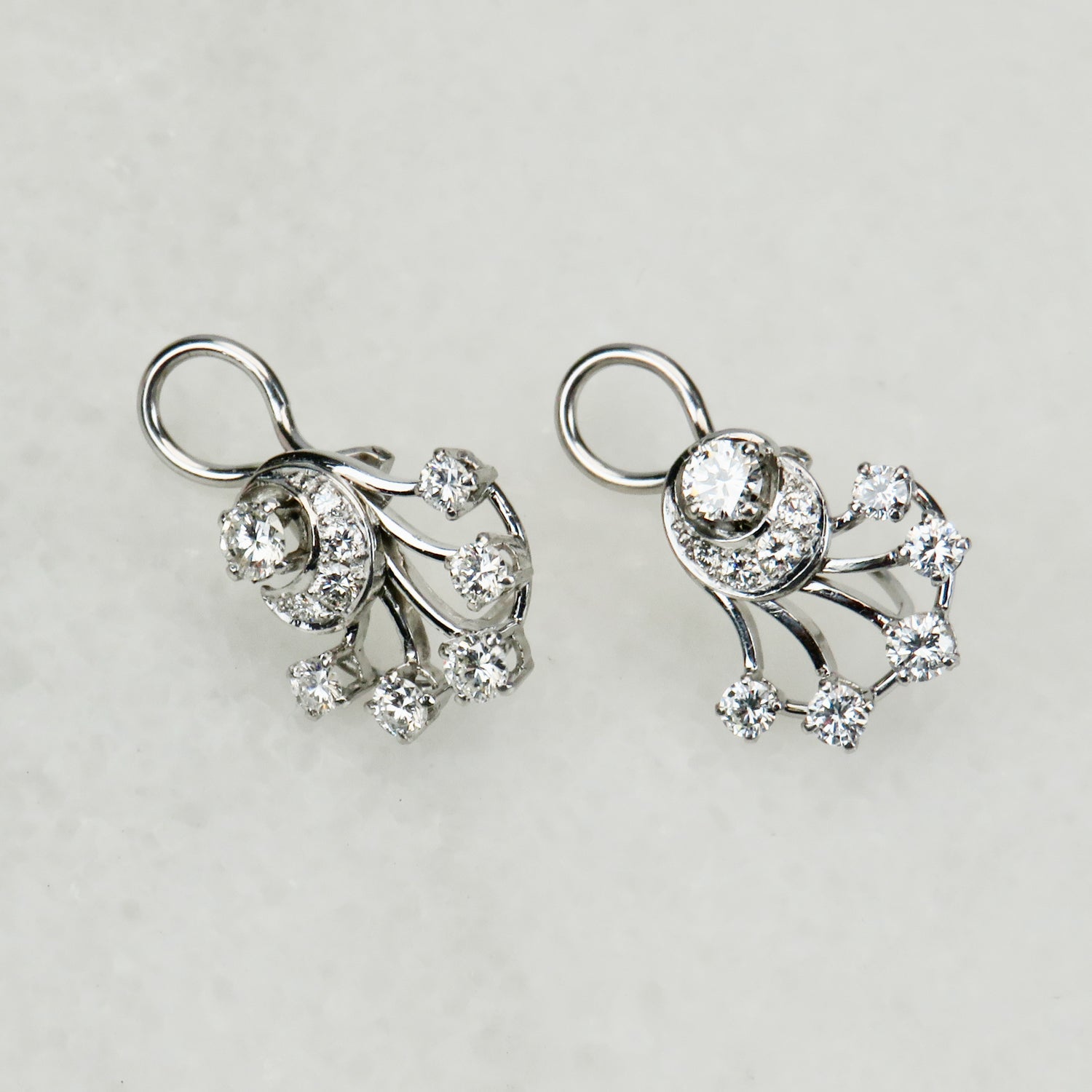 Weißgold Ohrringe mit Brillanten – Funkelnde Eleganz - Honey Jewelry