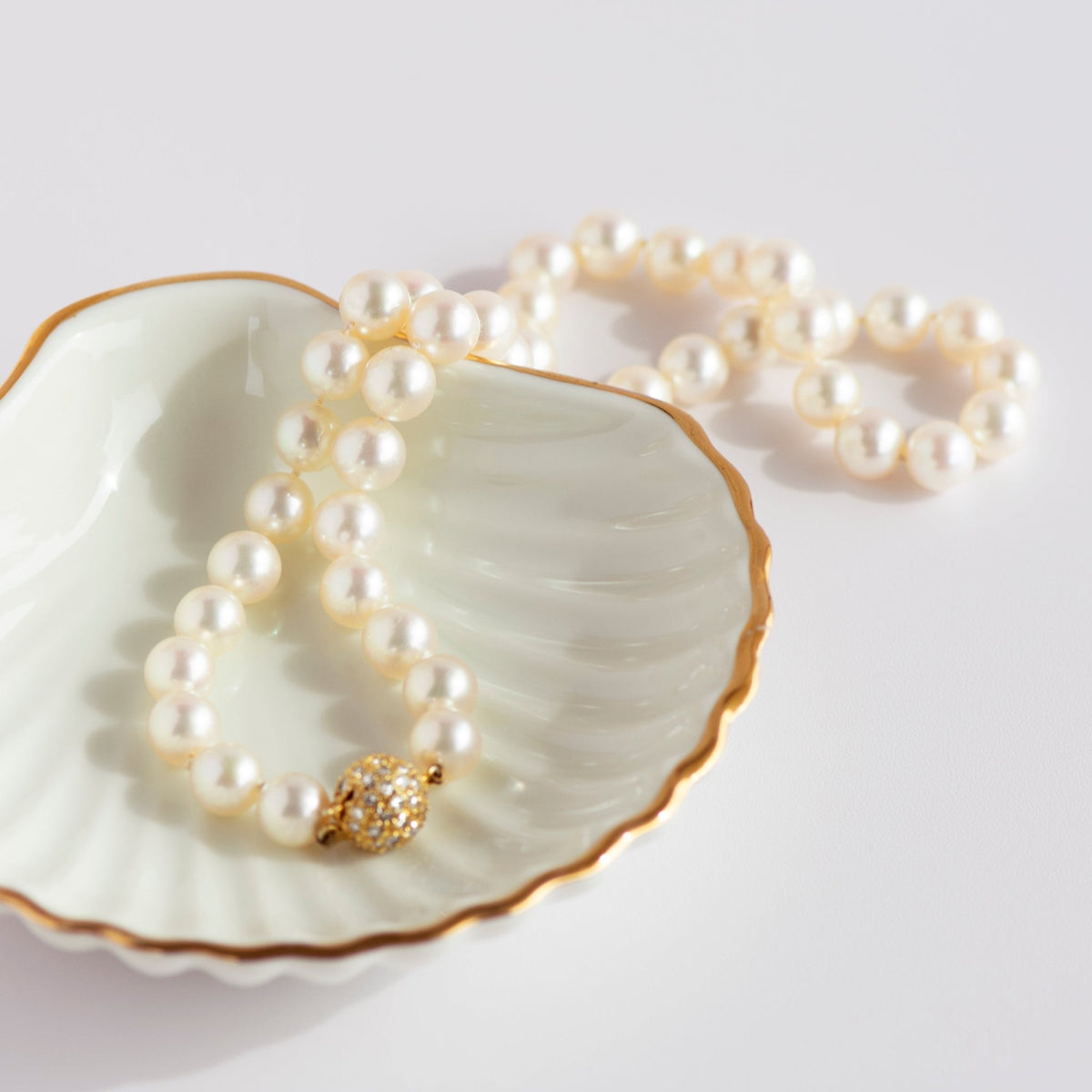 Zuchtperlenkette mit Diamant Kugelschließe aus 585 Gold - Honey Jewelry