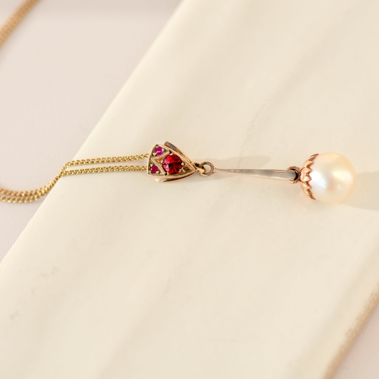 Antike Kette mit Jugendstil - Anhänger und Perle - Honey Jewelry