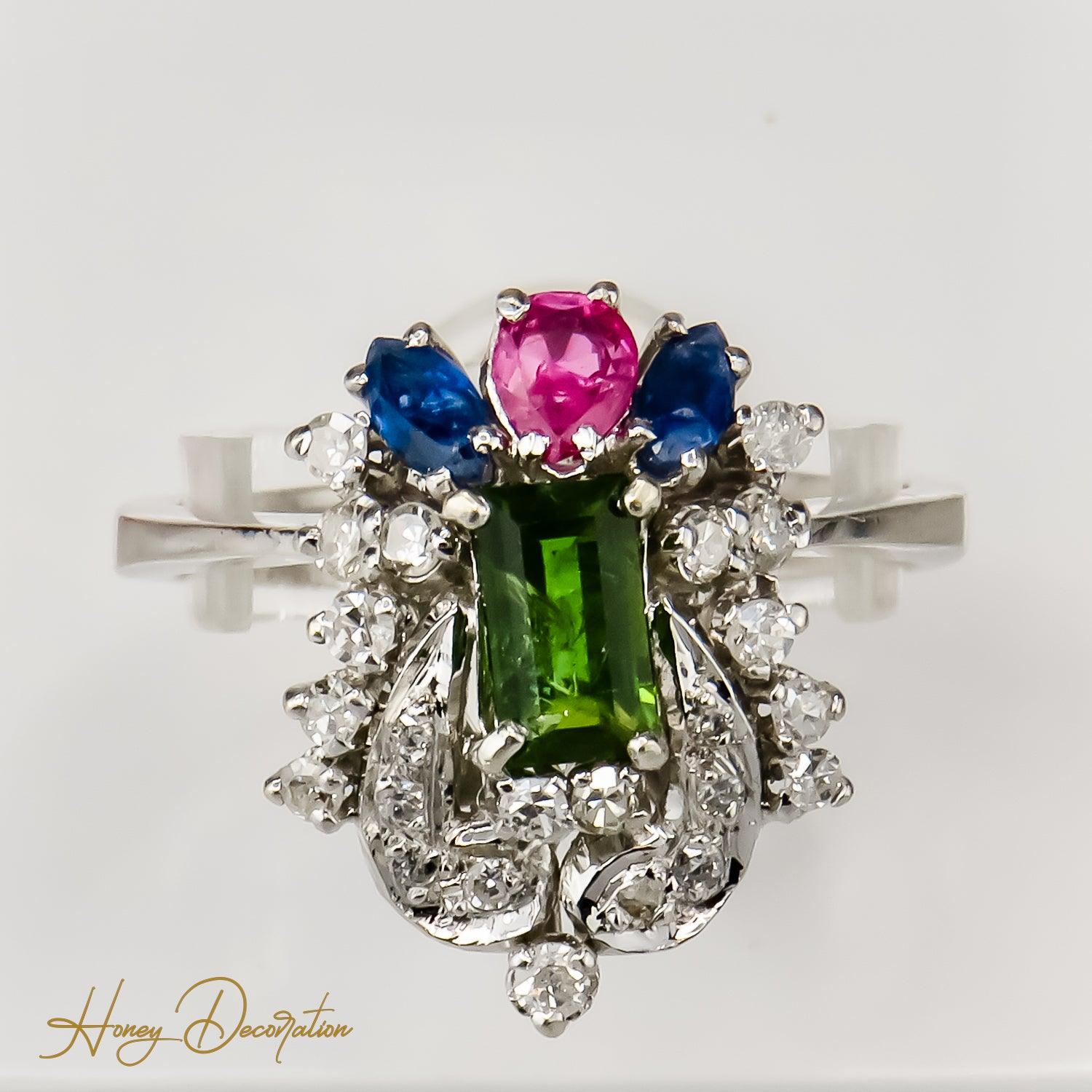 Antiker Weißgoldring mit funkelndem Steinbesatz - Honey Jewelry