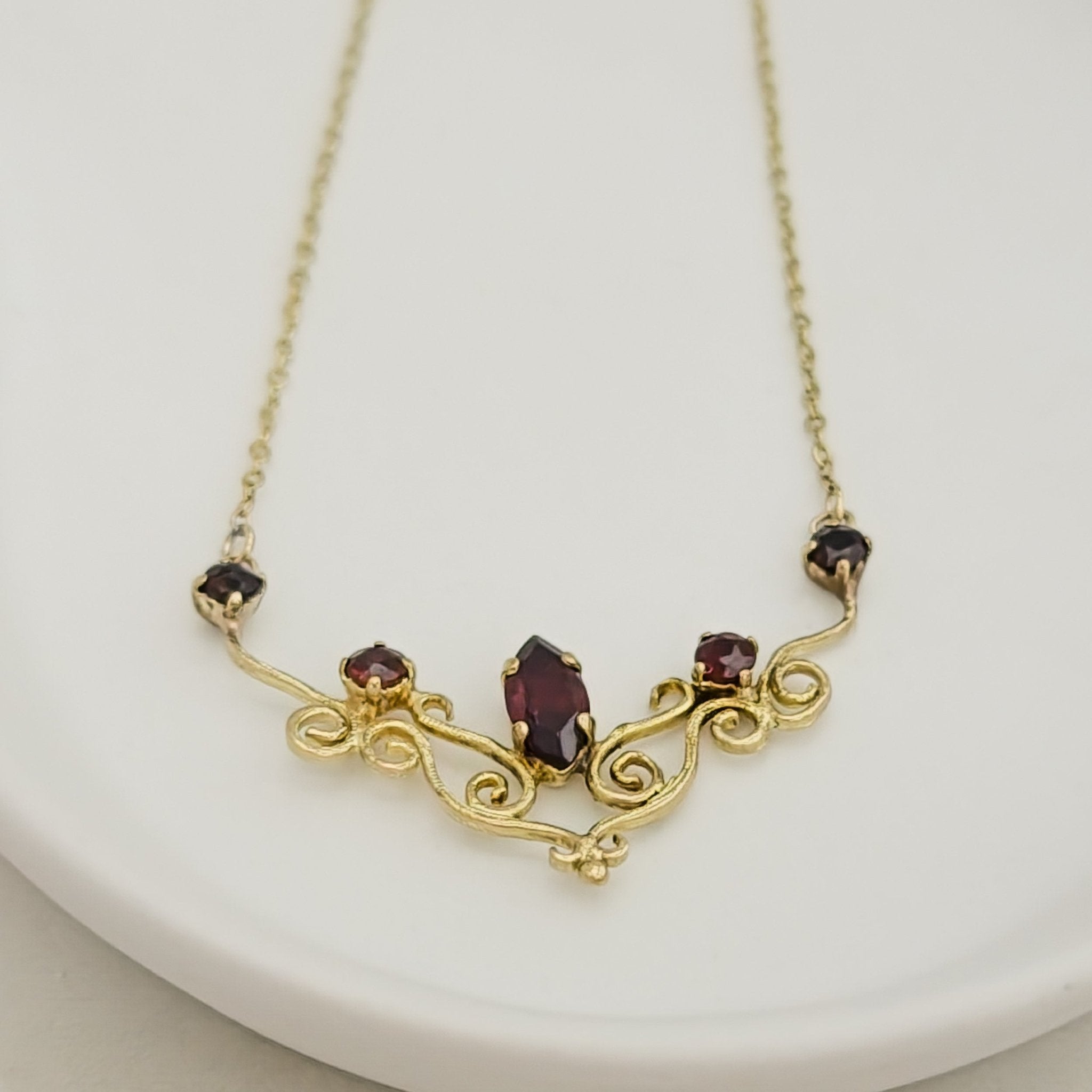 Antikes Collier mit Granaten aus 8 Karat Gold - Honey Jewelry