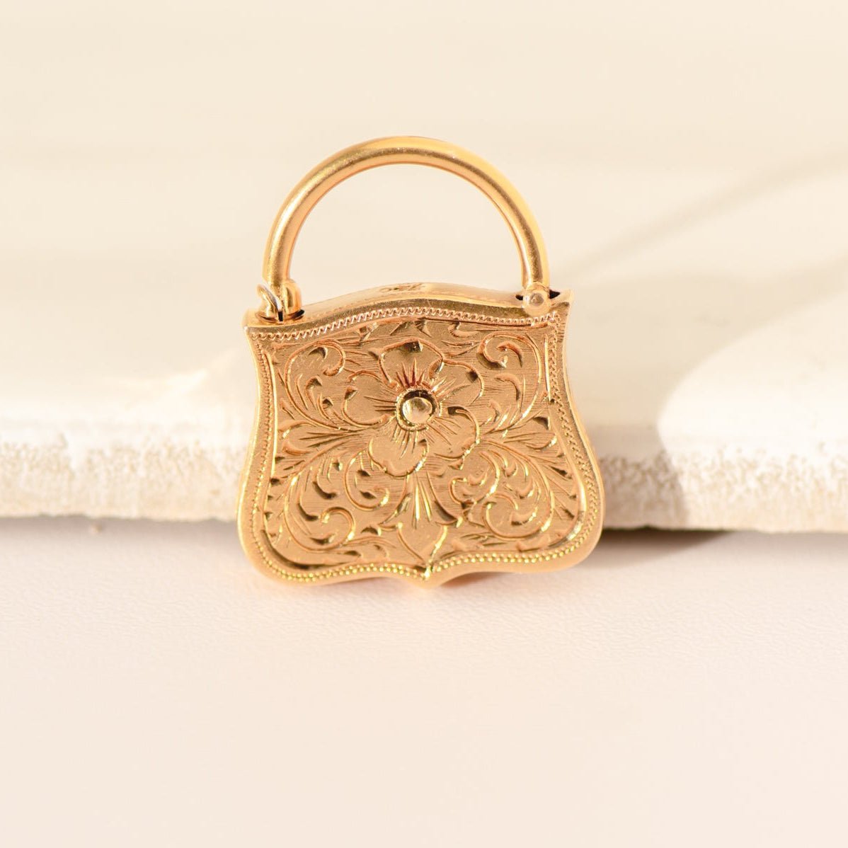 Antikes Schloss aus 18 Karat Gelbgold mit Türkis | frühes 20. Jahrhundert - Honey Jewelry