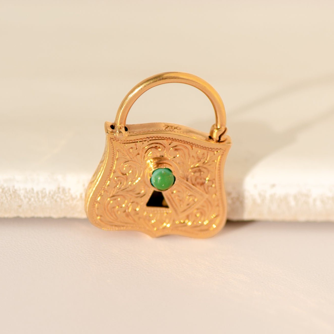 Antikes Schloss aus 18 Karat Gelbgold mit Türkis | frühes 20. Jahrhundert - Honey Jewelry