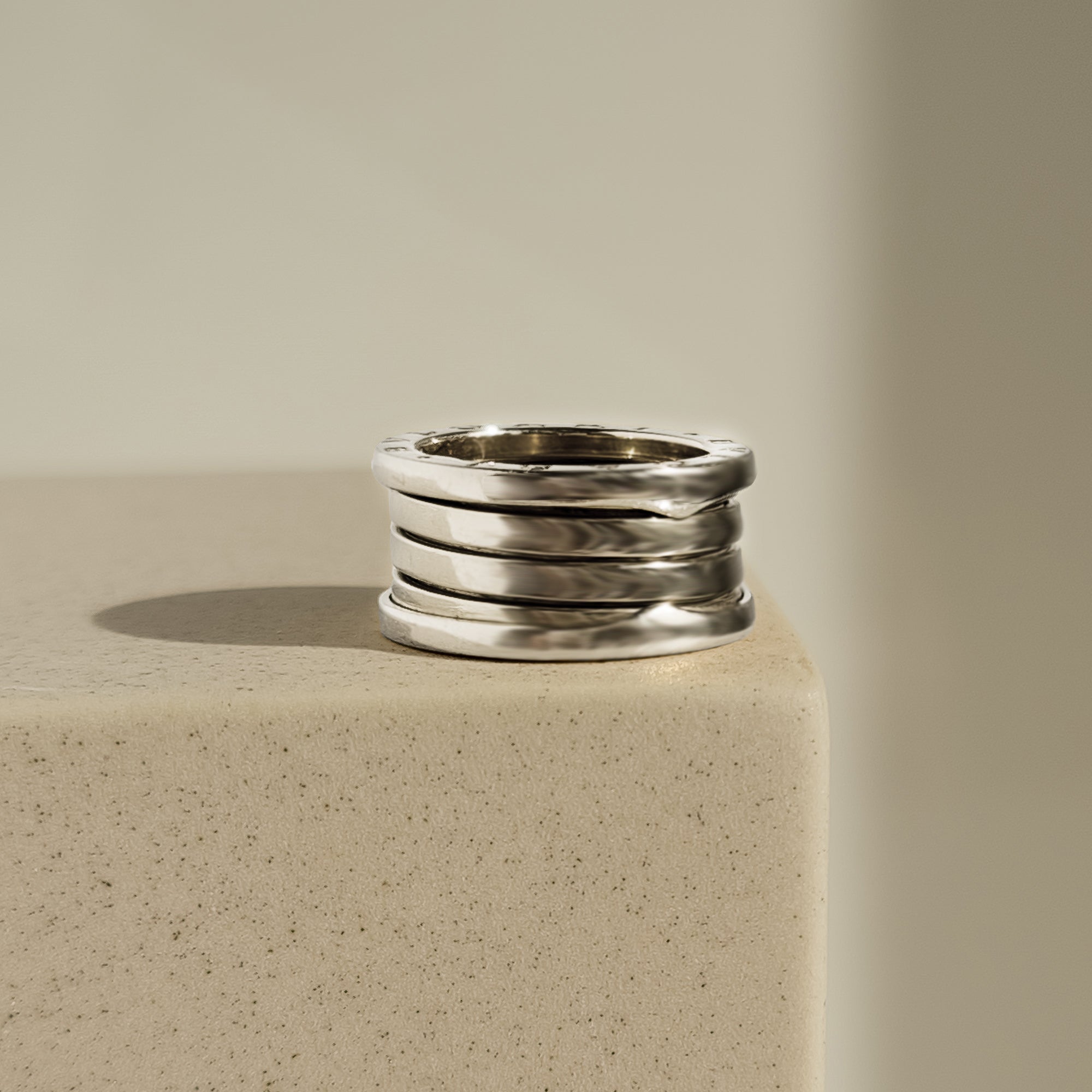 Bvlgari Ring B Zero 1 aus 18 Karat Weißgold - Größe 55 - Honey Jewelry