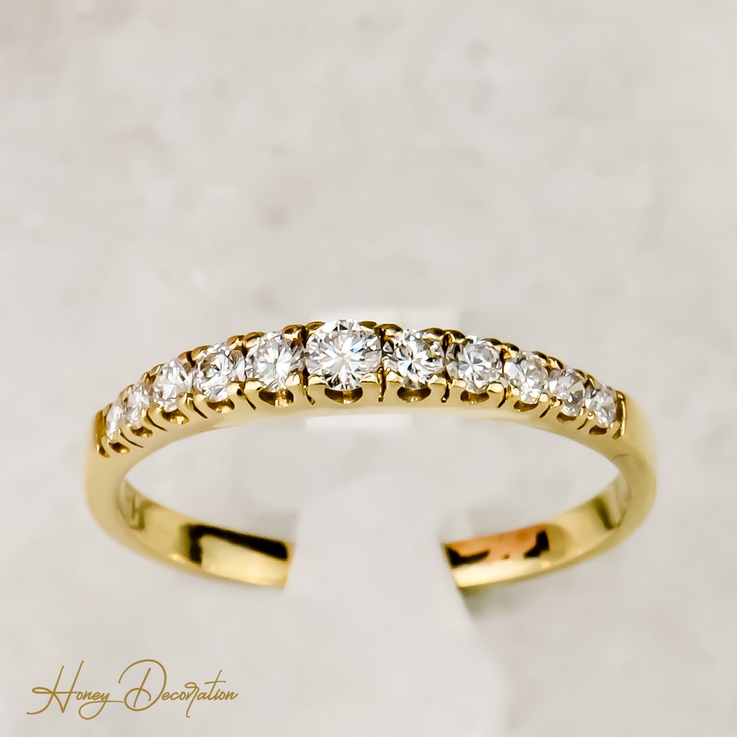 Eleganter 18 Karat Halbmemory - Ring mit Diamanten - Honey Jewelry