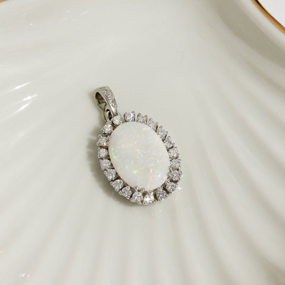 Elfenhafter Opalanhänger – Verzauberte Eleganz - Honey Jewelry
