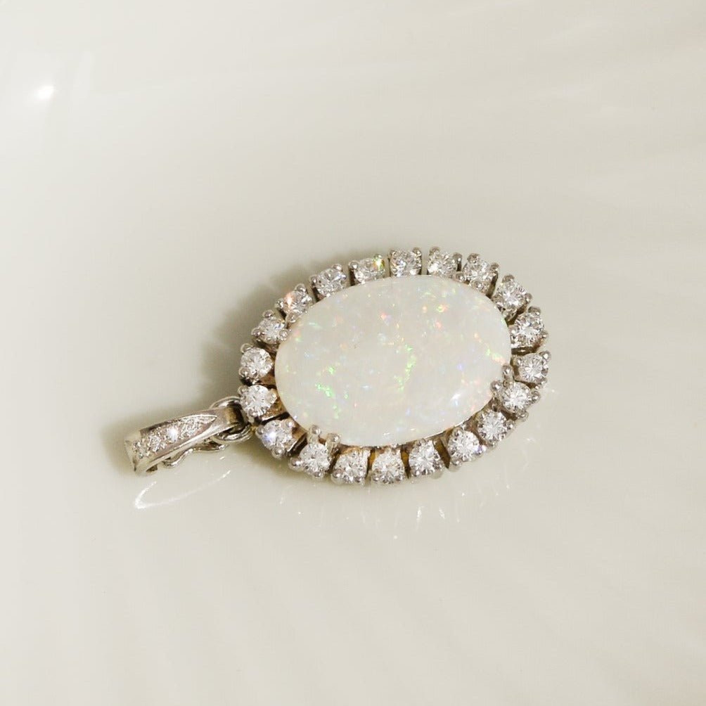 Elfenhafter Opalanhänger – Verzauberte Eleganz - Honey Jewelry