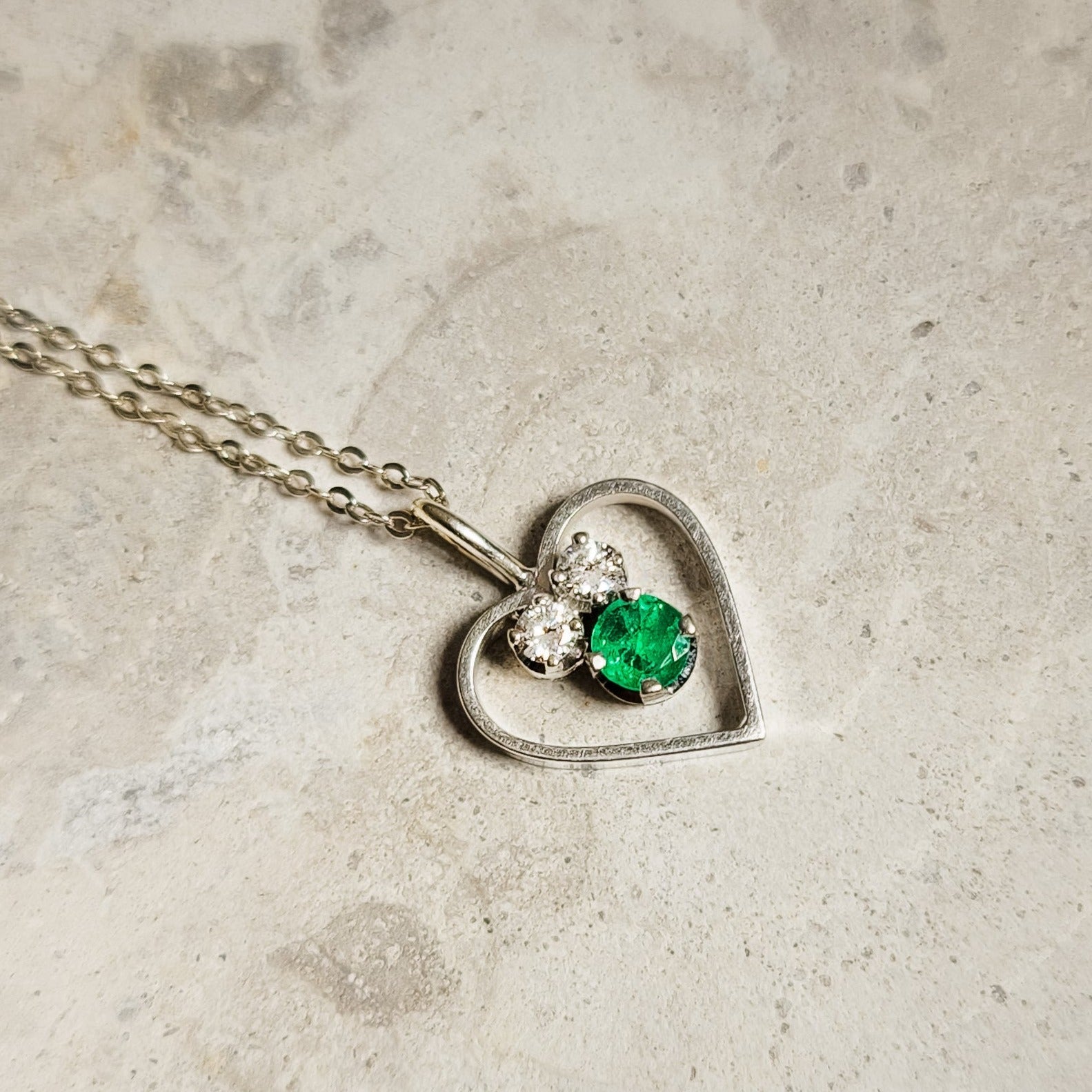 Feines 14 Karat Goldkettchen mit Herz - Anhänger – Subtiler Luxus - Honey Jewelry