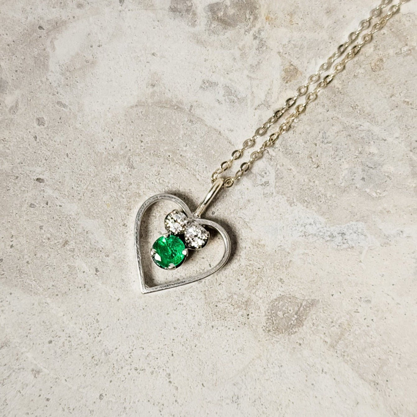 Feines 14 Karat Goldkettchen mit Herz - Anhänger – Subtiler Luxus - Honey Jewelry