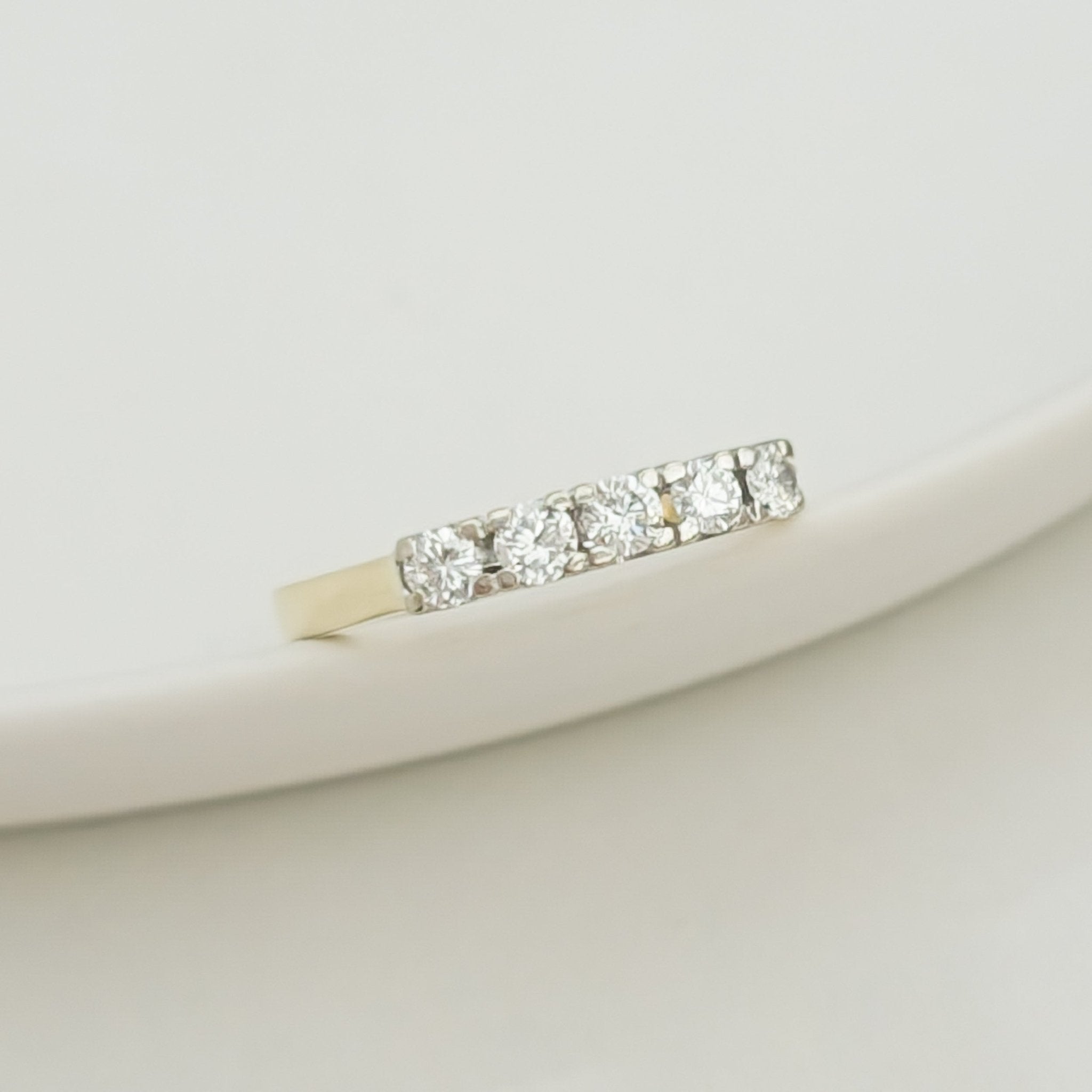 Halbmemory-Ring aus 14K Gold - Honey Jewelry