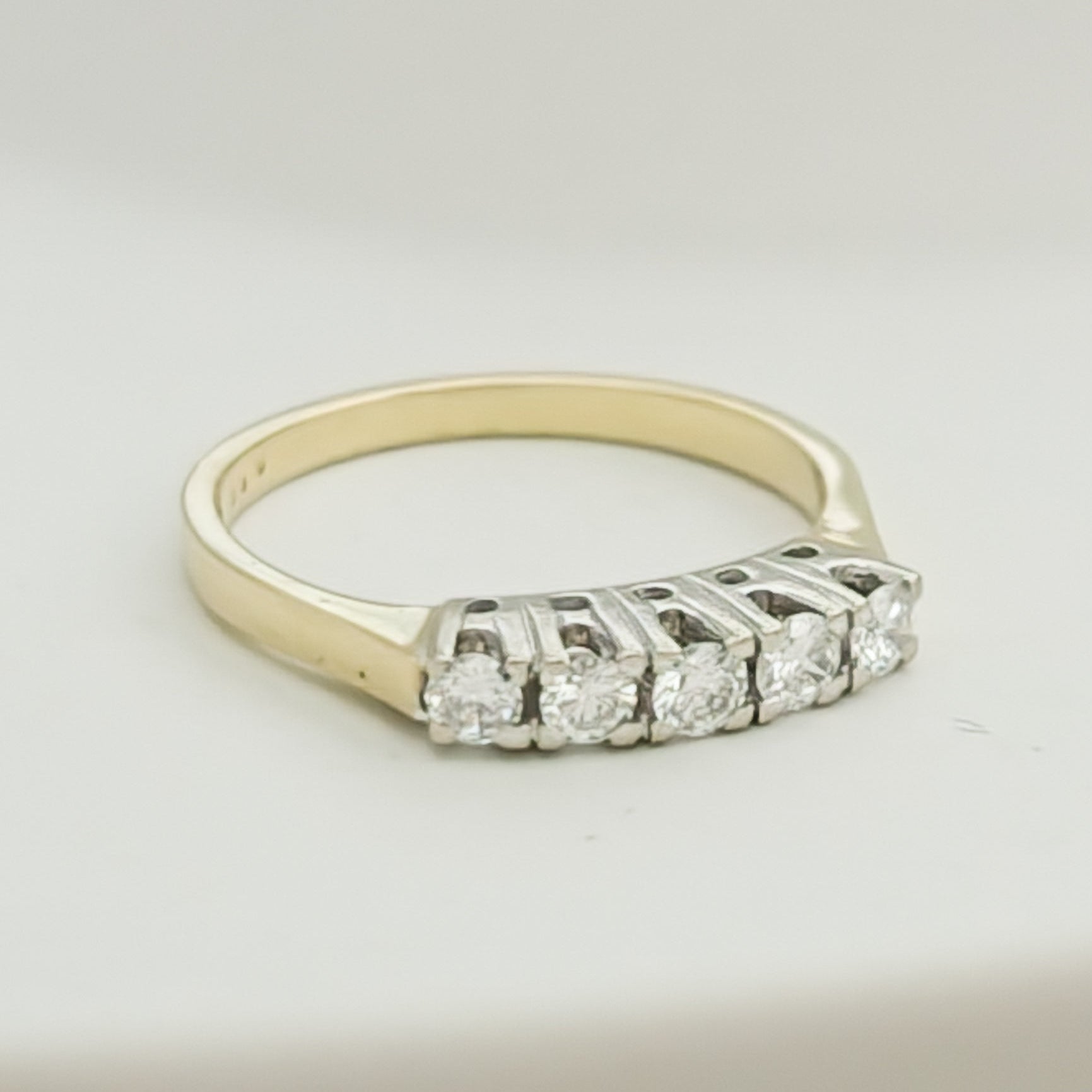 Halbmemory-Ring aus 14K Gold - Honey Jewelry