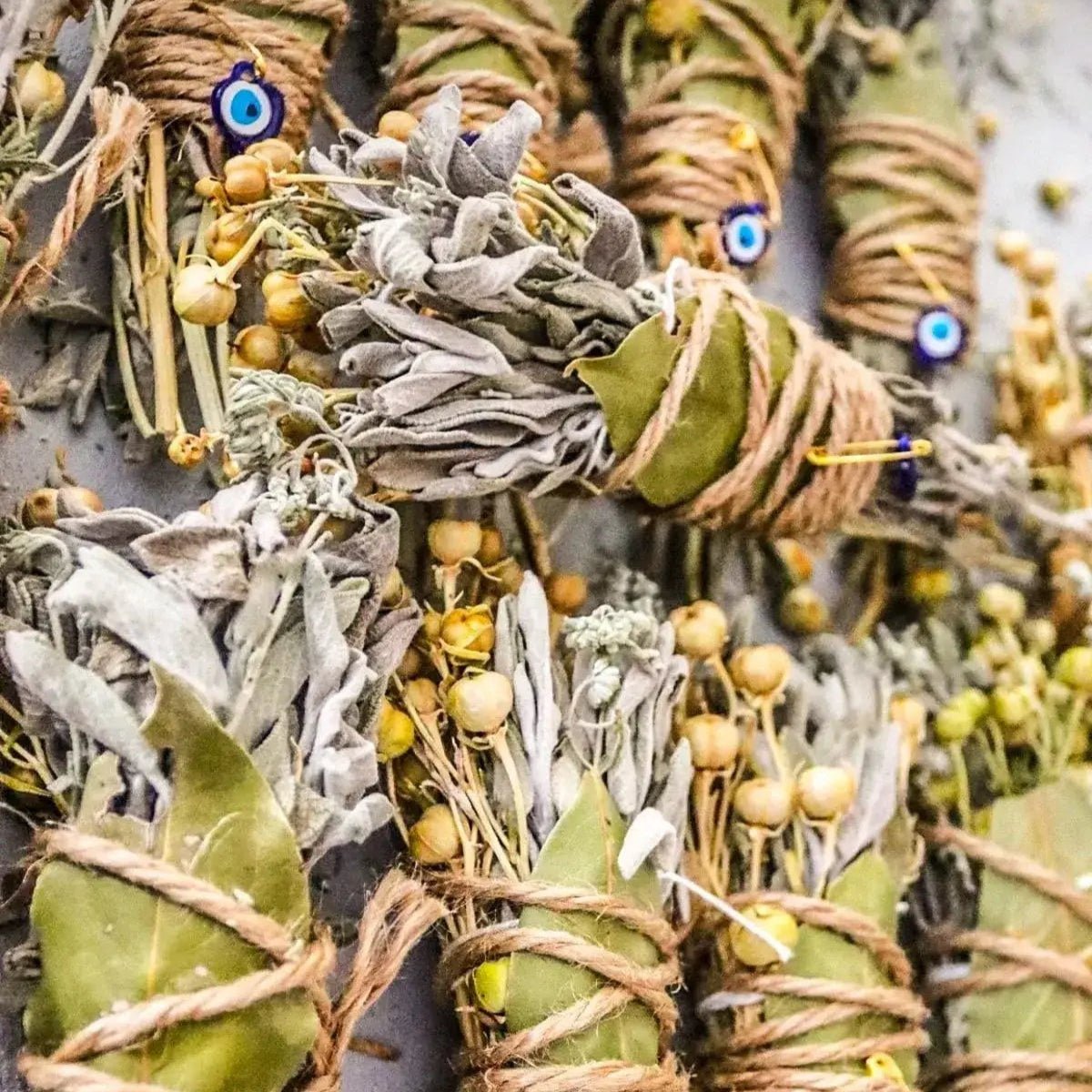 Handgefertigtes Kräuter - Räucherbündel – Natürliche Reinigung - Honey Jewelry