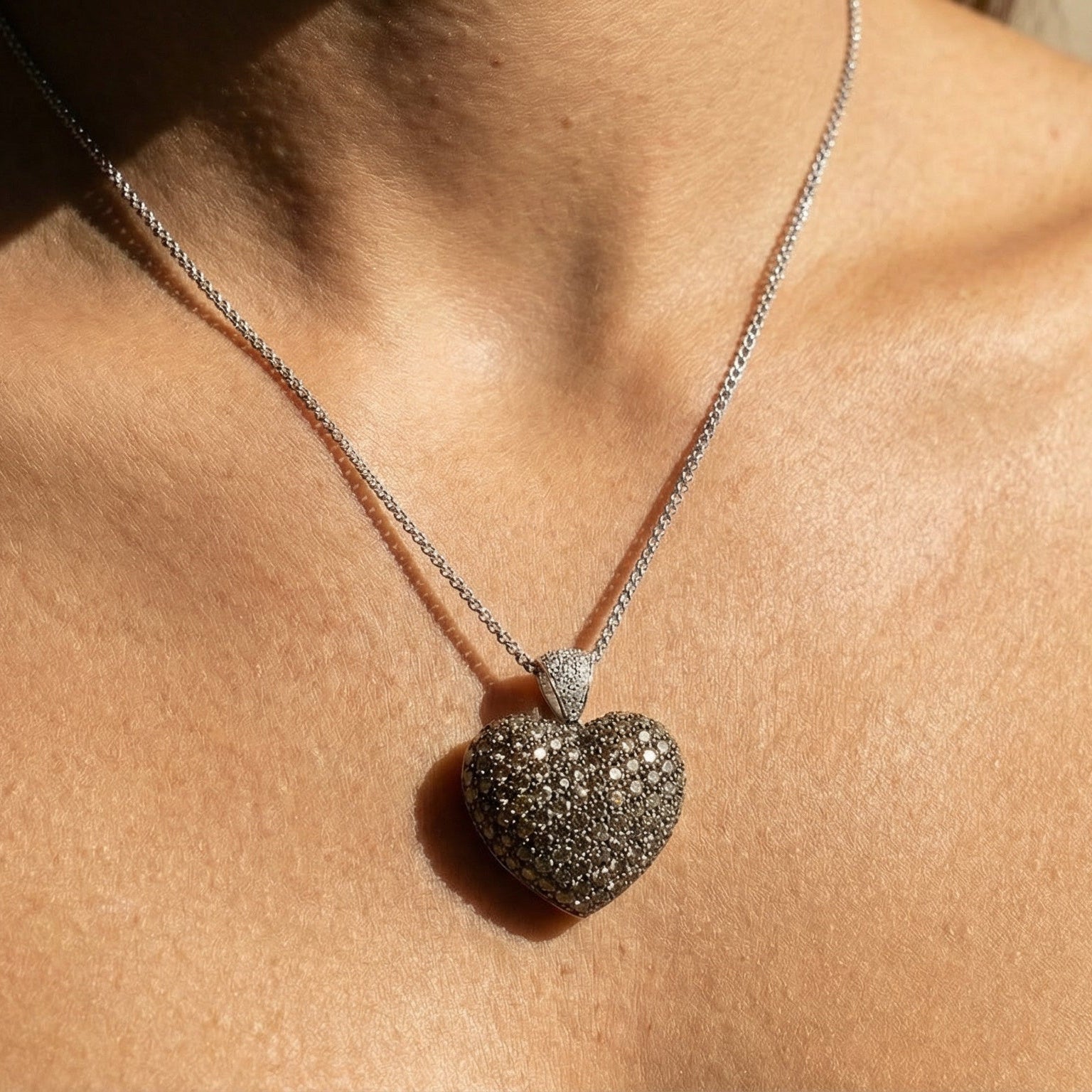 Herzförmiger Anhänger in 585er Gold mit Diamanten - Honey Jewelry