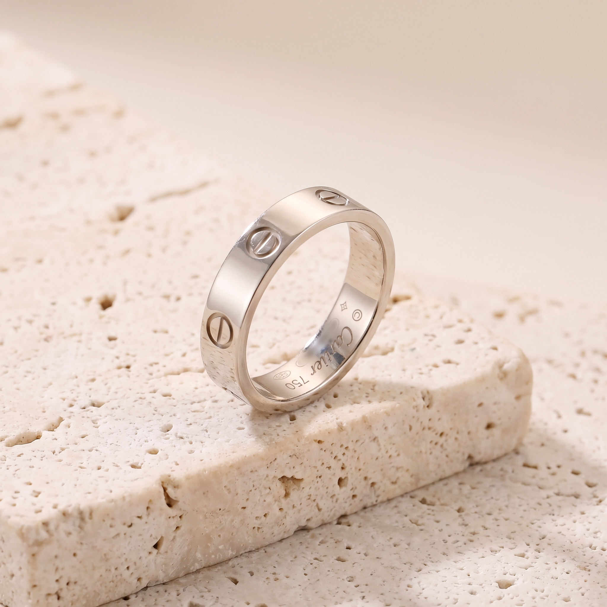 Luxurious Cartier Goldring Love from 18 Karat Gold