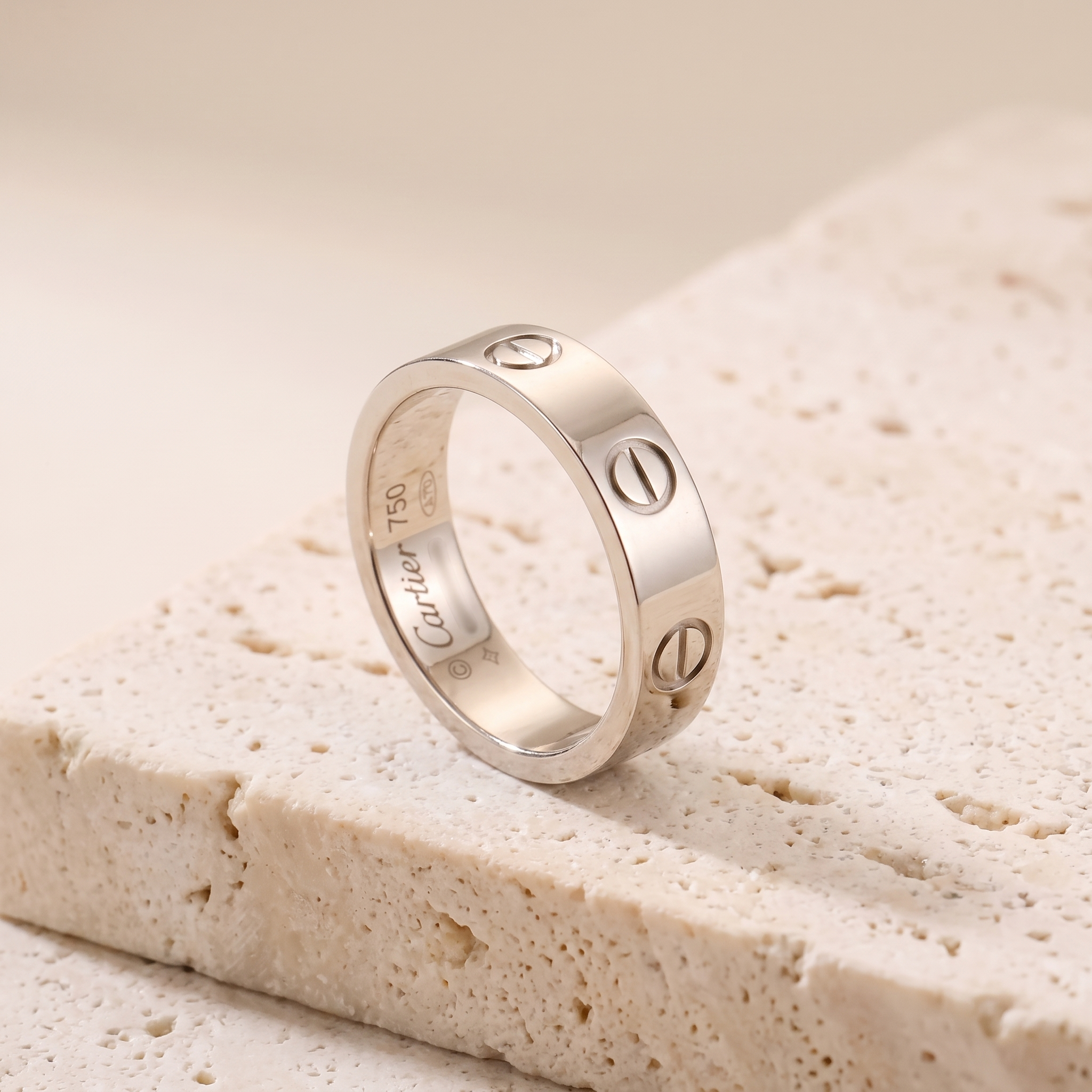 Luxurious Cartier Goldring Love from 18 Karat Gold