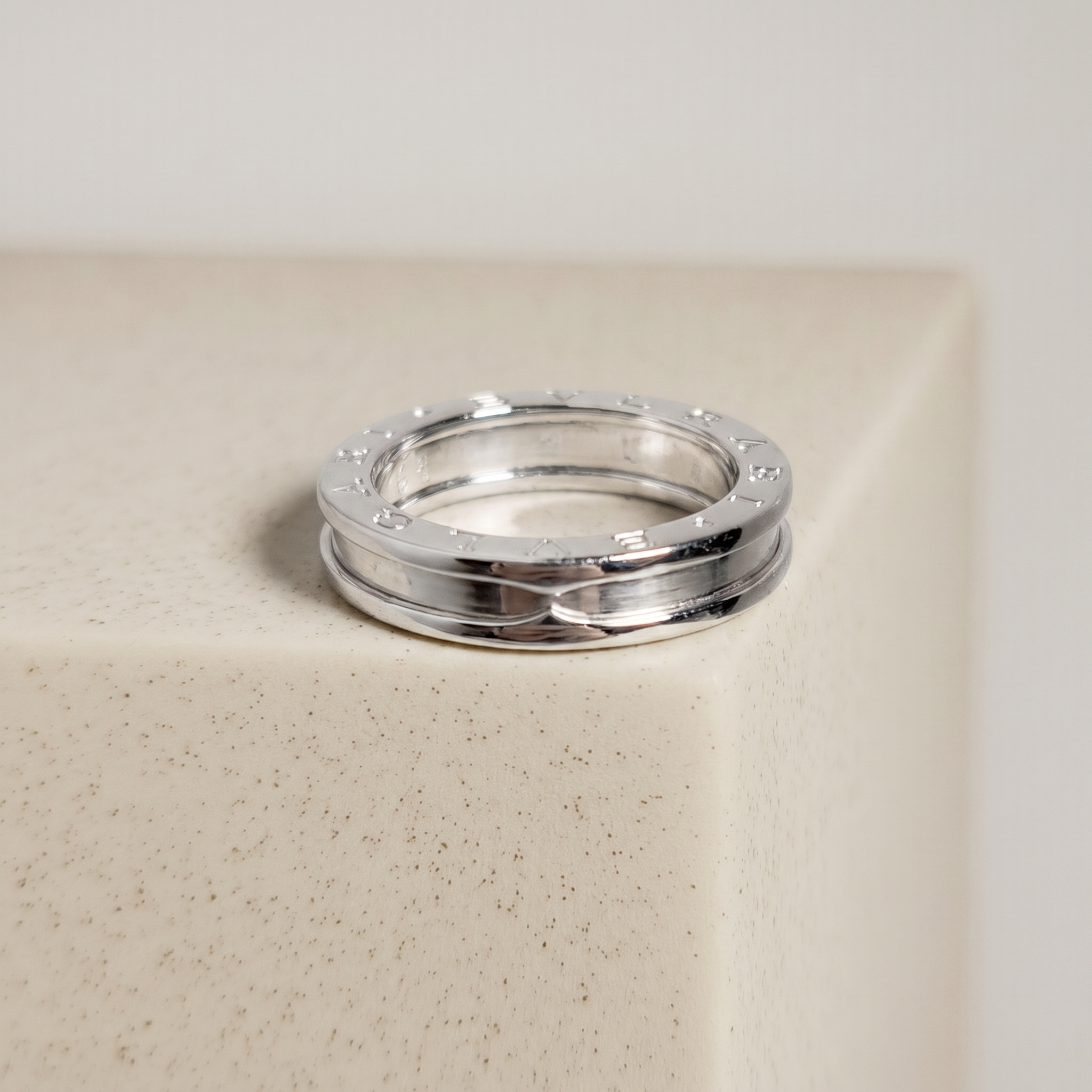 First Bulgari 750 Goldring - a masterpiece of jewelry art
