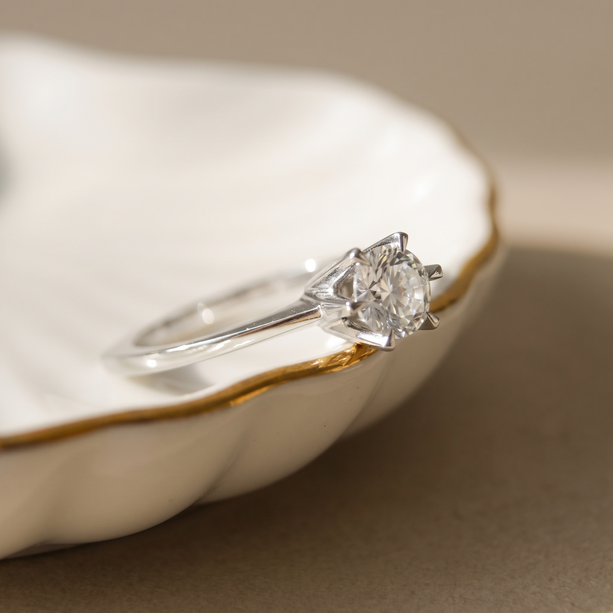 750 gold solitaire ring with brilliant - unsurpassed clarity