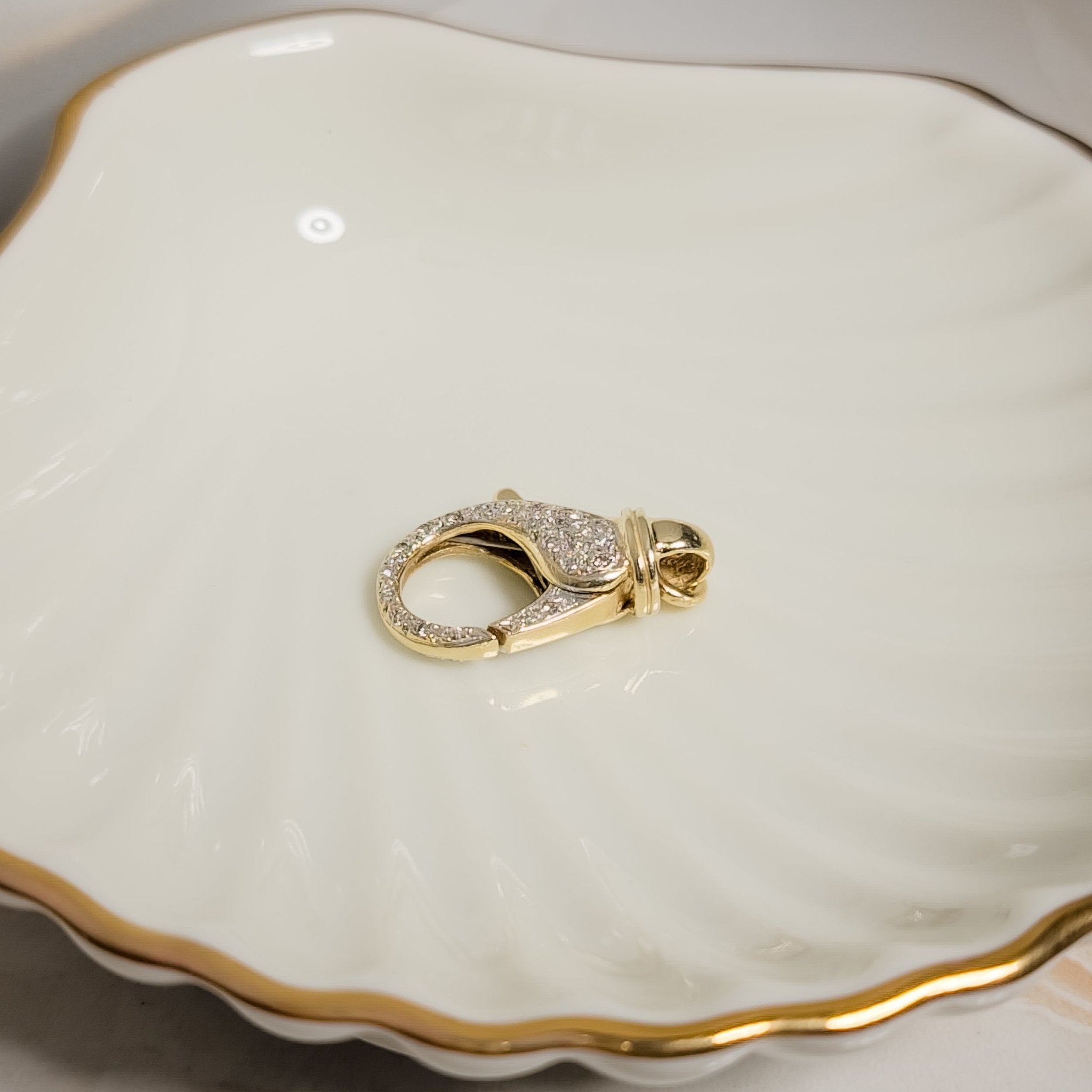 Hochwertiger Kettenverschluss aus 14 Karat Gold – Sicher und Schön - Honey Jewelry