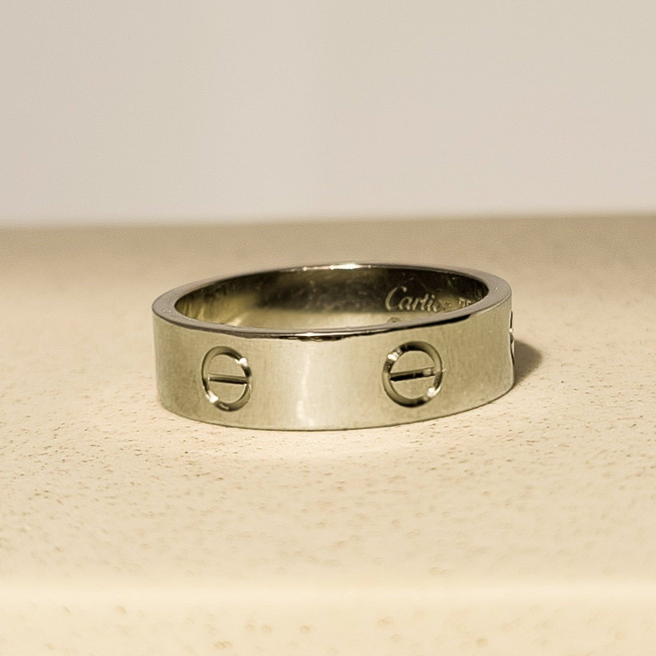 Luxuriöser Cartier Goldring LOVE aus 18 Karat Gold - Honey Jewelry
