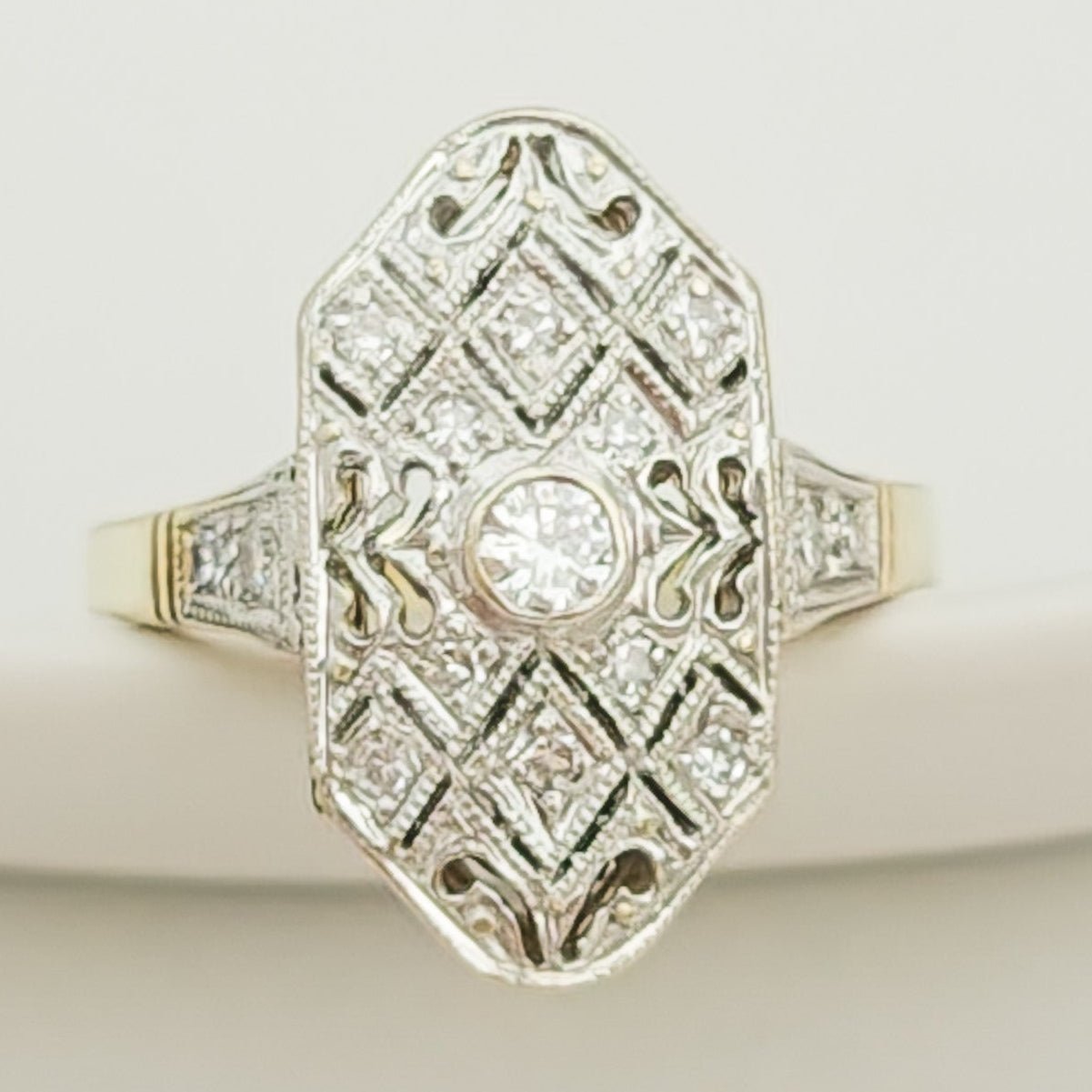 Schöner Art Deko Ring aus 14 K Gold - Honey Jewelry