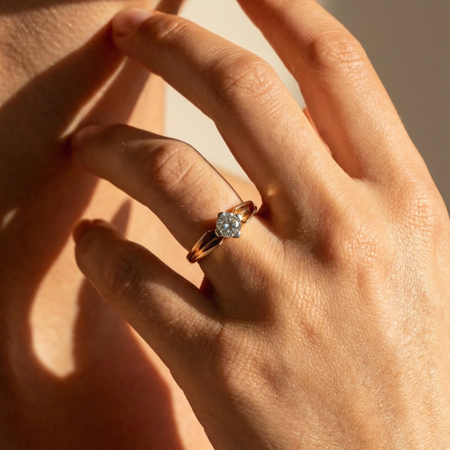 Solitär - Ring aus 750 Gelbgold mit Diamant (0,47 ct) – klassischer Verlobungsring - Honey Jewelry