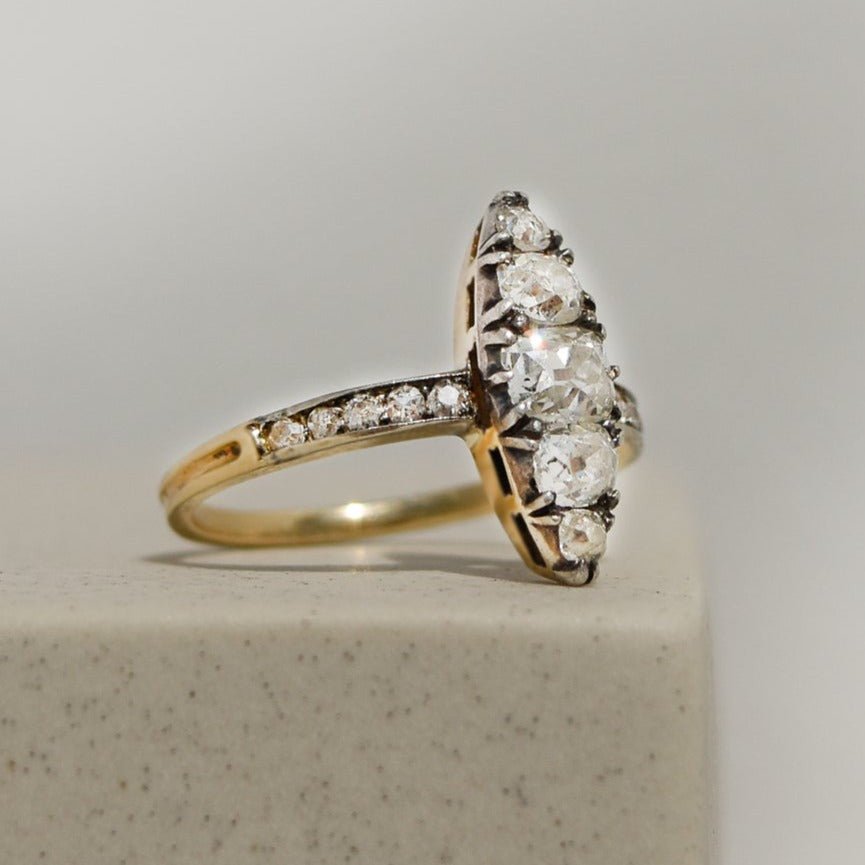 Traumhafter Antik - Goldring mit Diamanten – Prachtvoll Funkelnd - Honey Jewelry