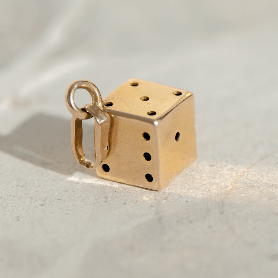 Vintage - Anhänger aus 18K Gelbgold – Spielwürfel mit Stil - Honey Jewelry