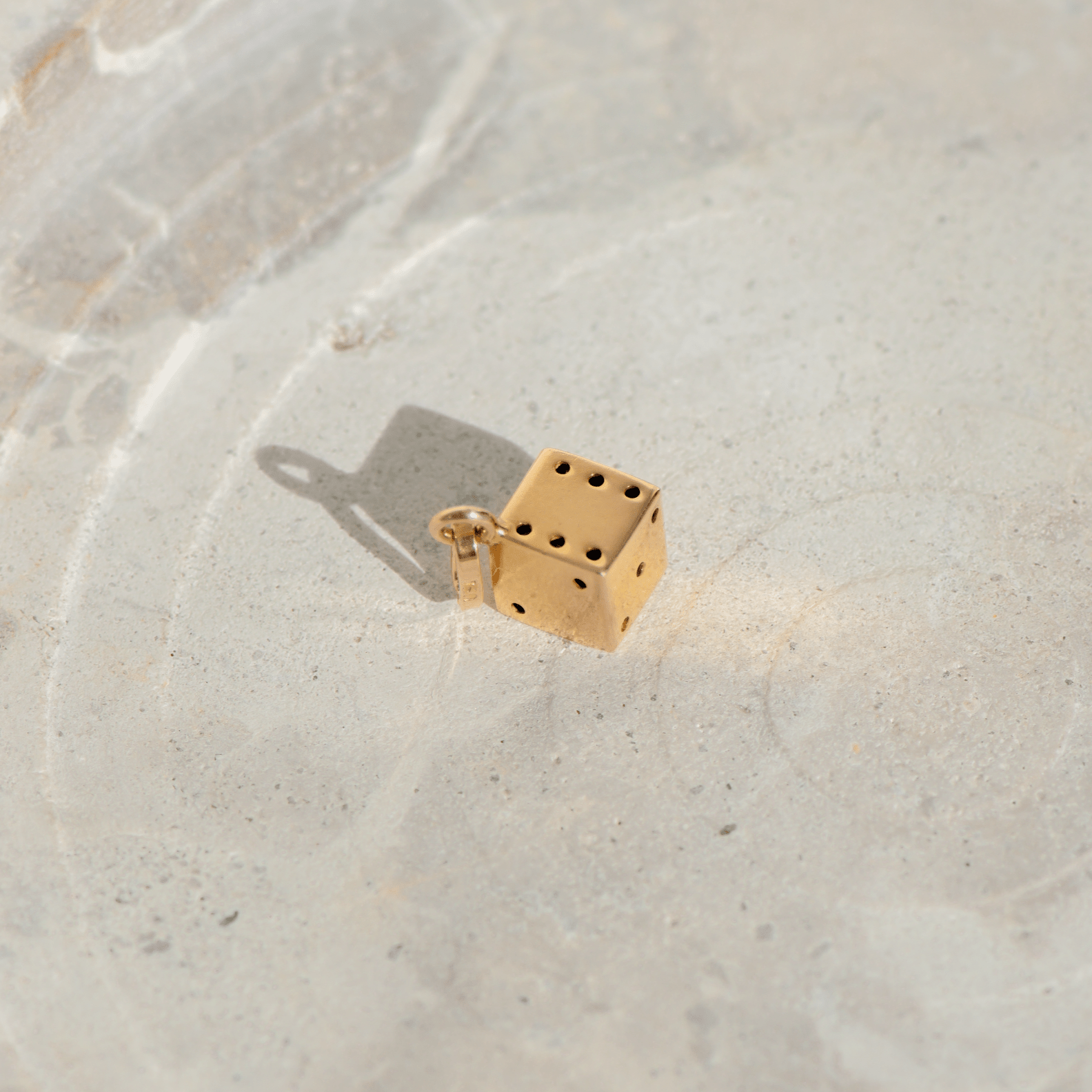 Vintage - Anhänger aus 18K Gelbgold – Spielwürfel mit Stil - Honey Jewelry