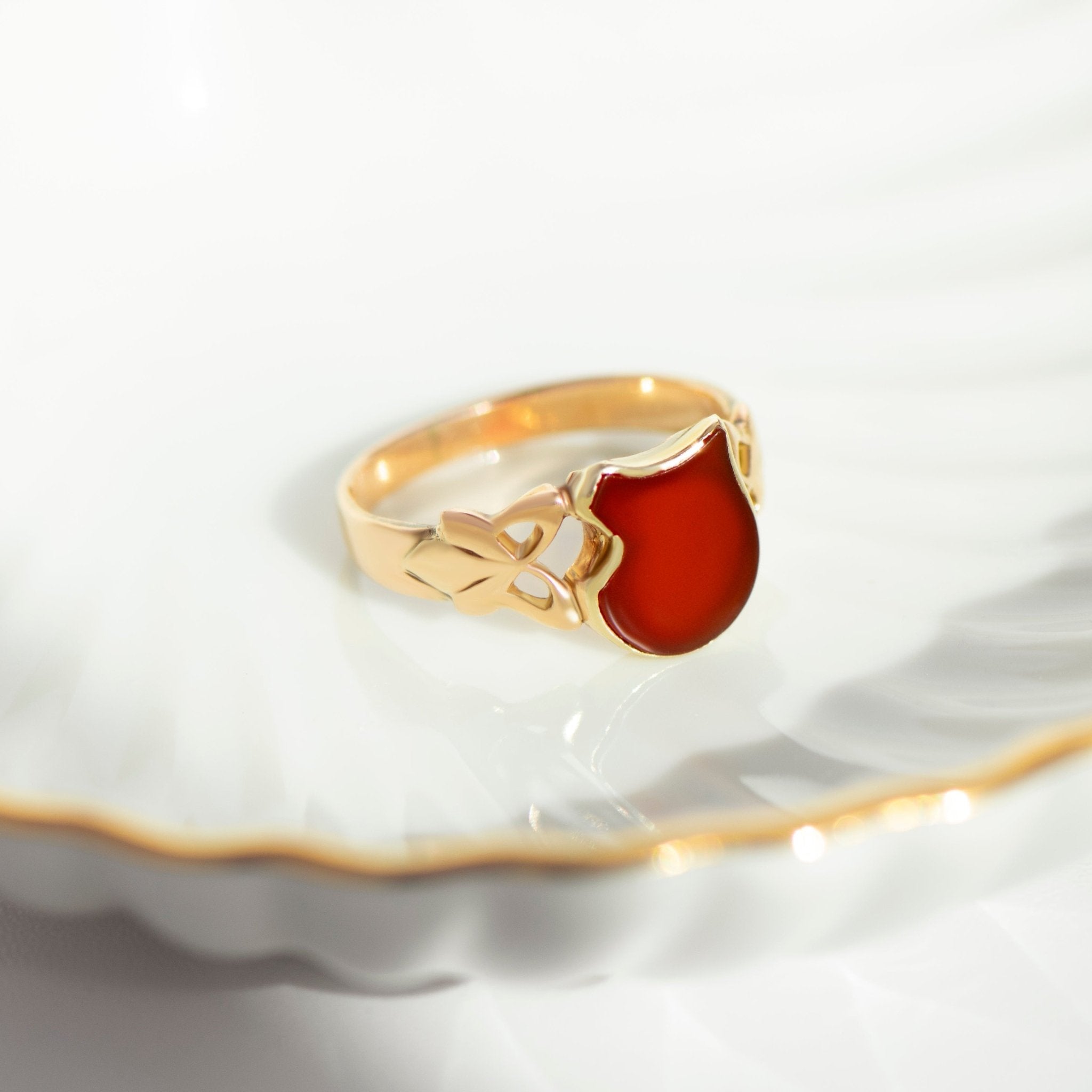 Vintage Carneolring aus Gelbgold - Honey Jewelry