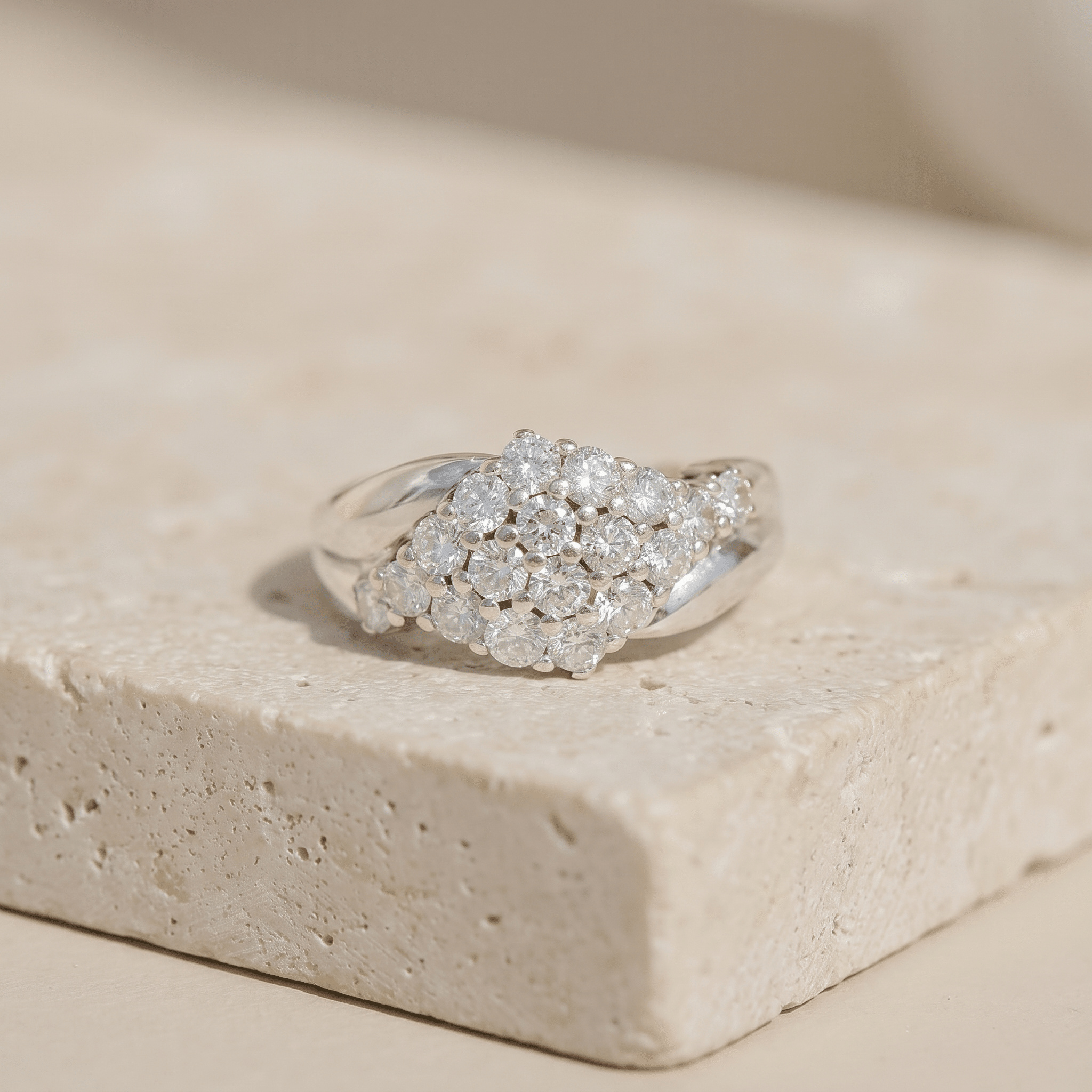 Vintage Crossover-Ring aus 14K Weißgold mit Brillanten - Honey Jewelry