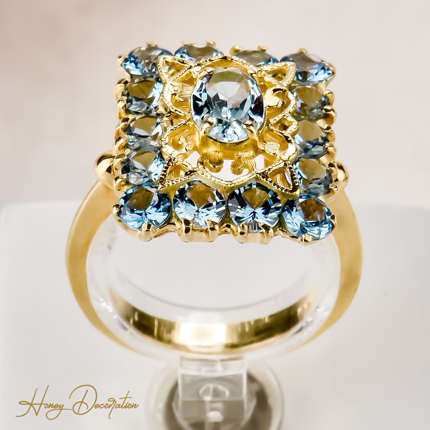 Vintage Goldring aus 18 Karat Gelbgold besetzt mit blauen Edelsteinen - Honey Jewelry