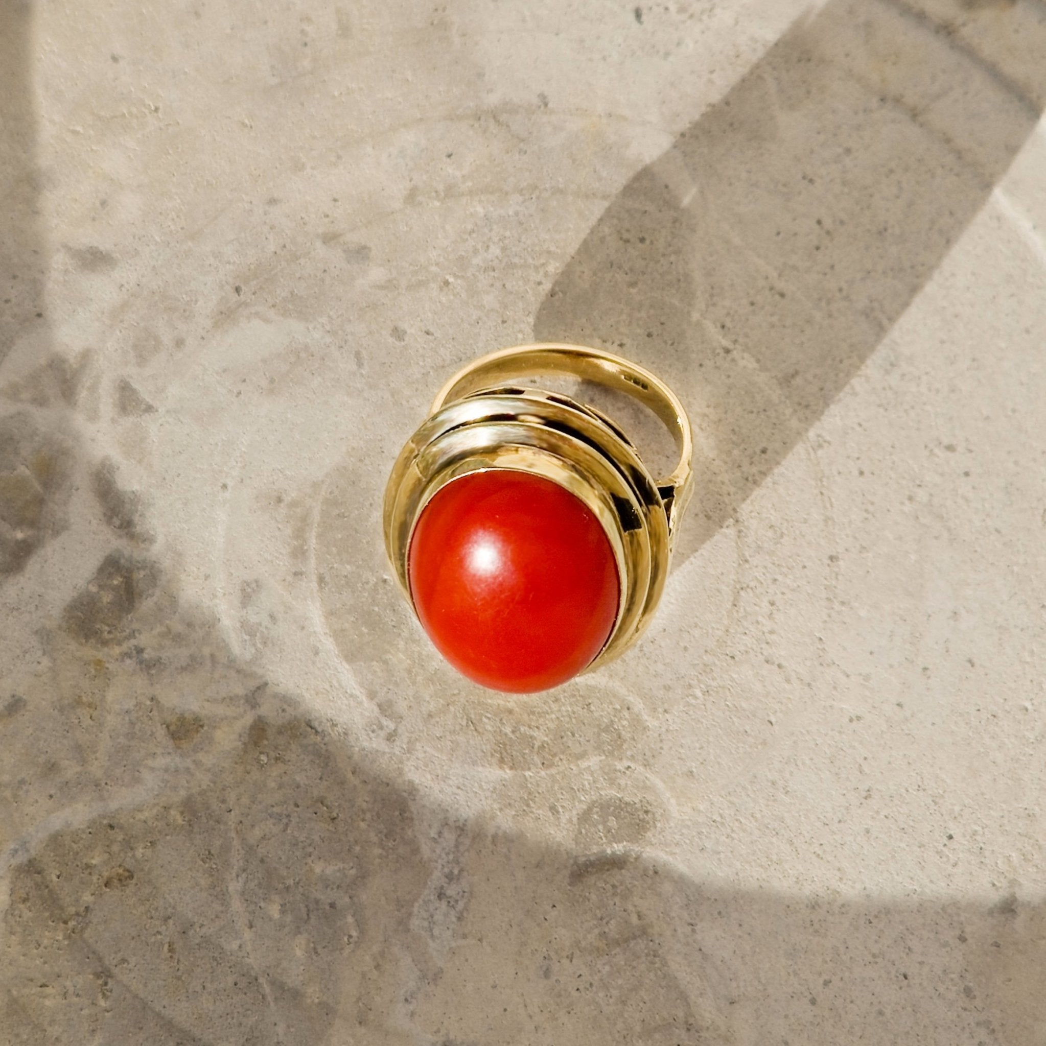 Korallenring aus 14 Karat Gelbgold mit Lebensenergie und Vitalität - Honey Jewelry