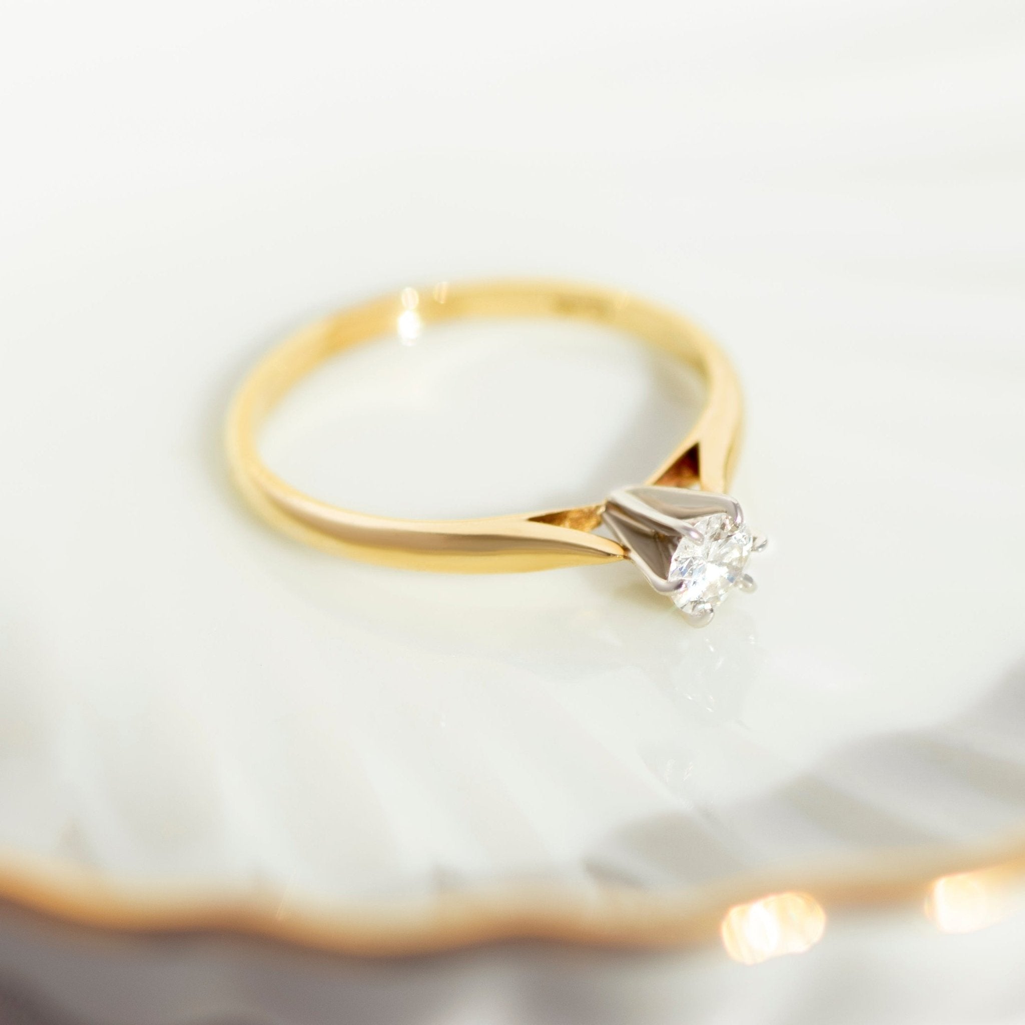 Vintage Solitärring aus Gelbgold mit 0,30 ct Diamant - Honey Jewelry