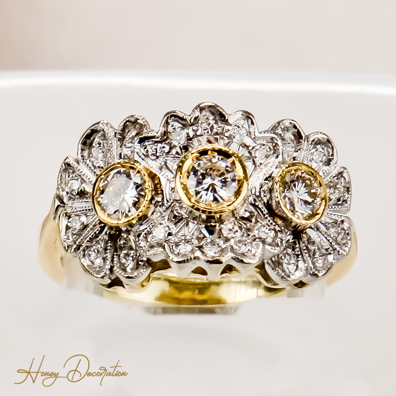 Zauberhafter Art Déco Ring mit Brillanten - Honey Jewelry