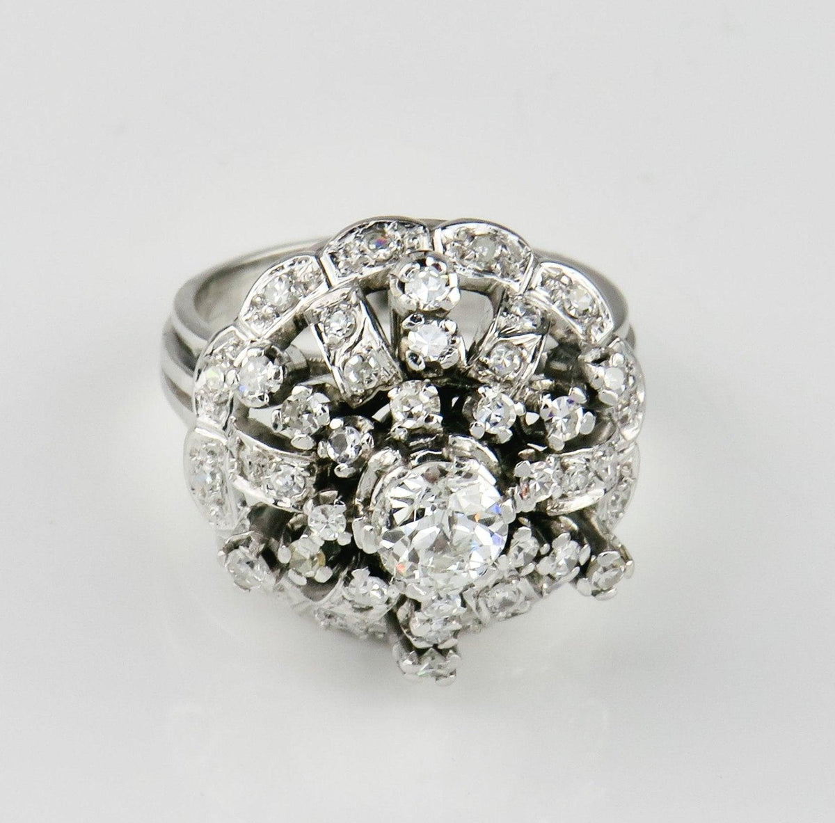 Luxus-Platinring besetzt mit Brillanten - Honey Decoration